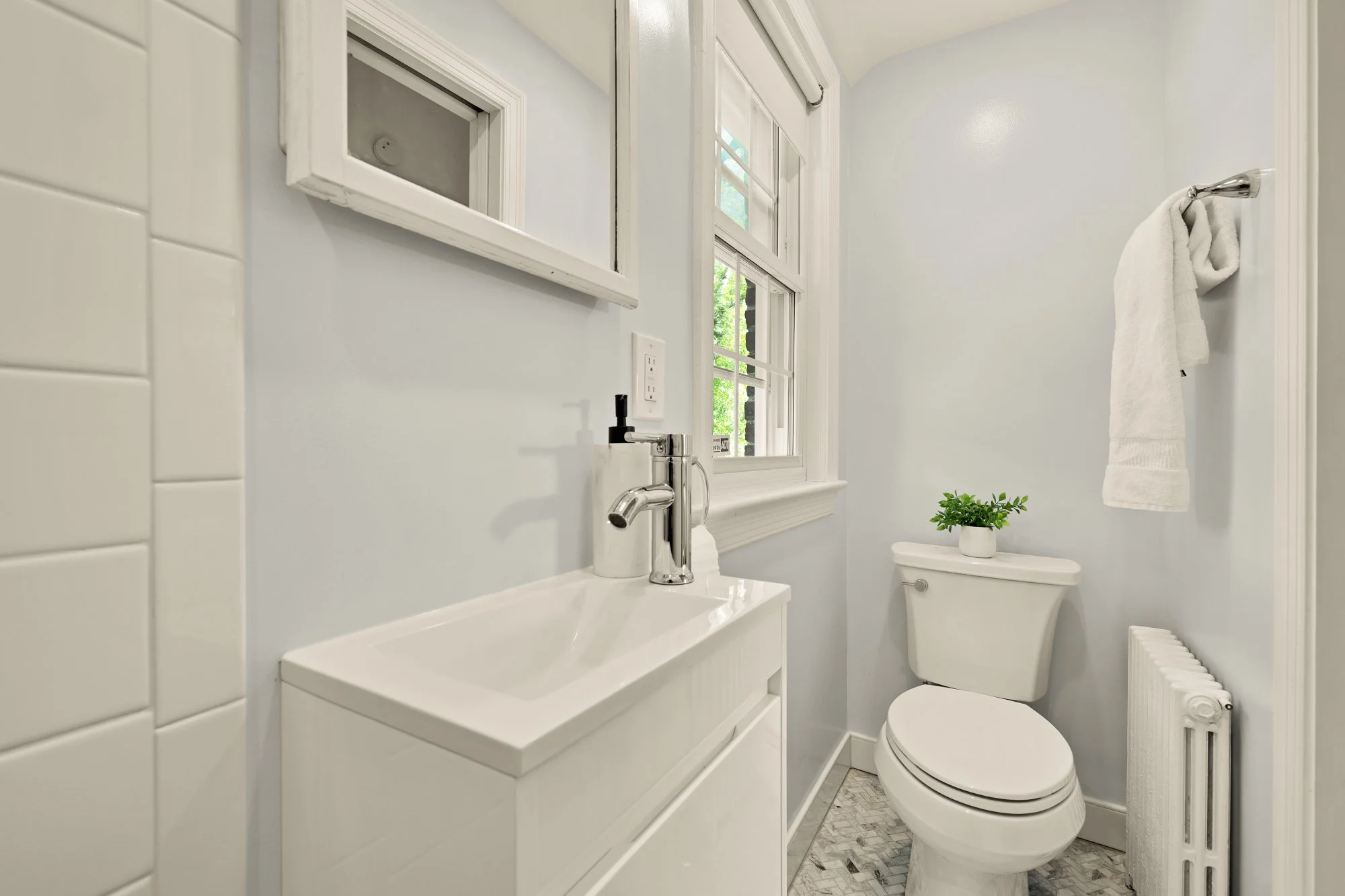 9409 Woodland Dr-0024.jpg
