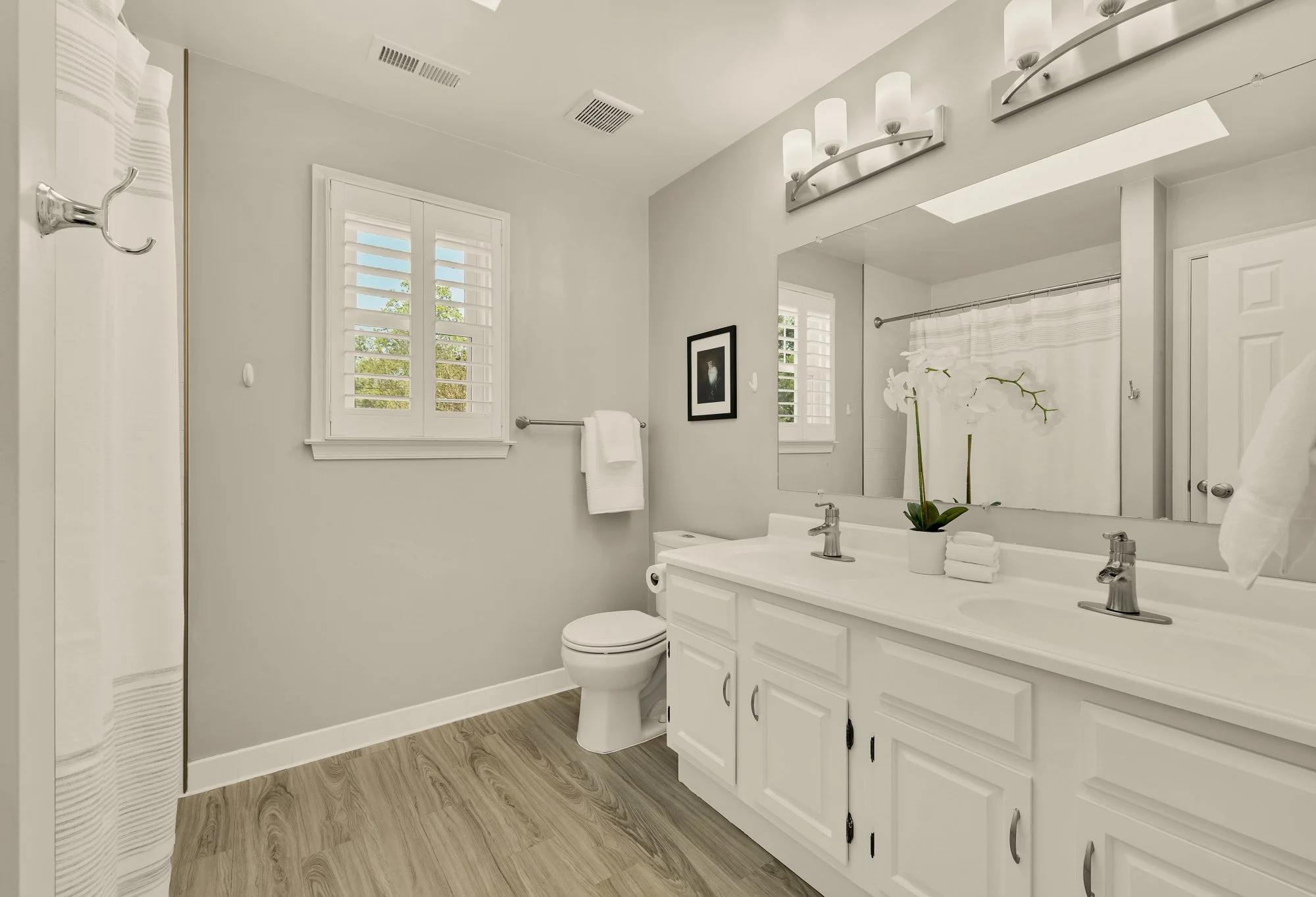 1601 Noyes Dr-0047.jpg