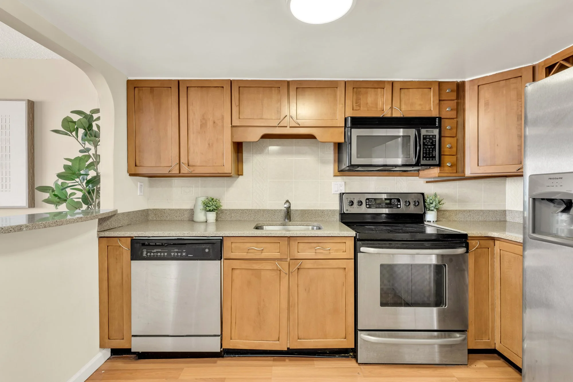 1325 18th St NW 1010-0016.jpg