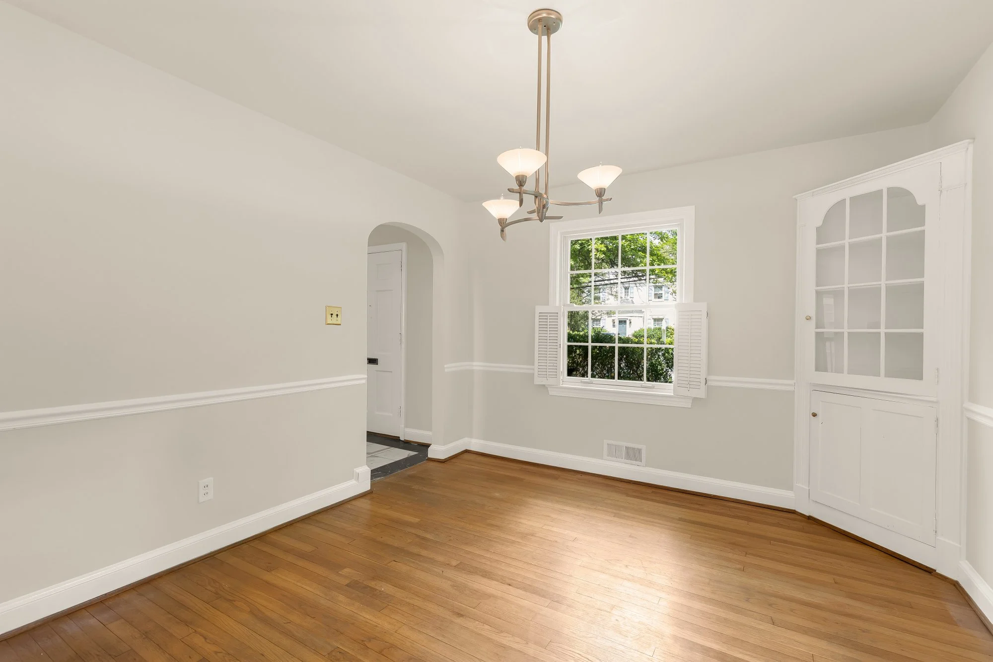5806 Wilson Ln-0013.jpg