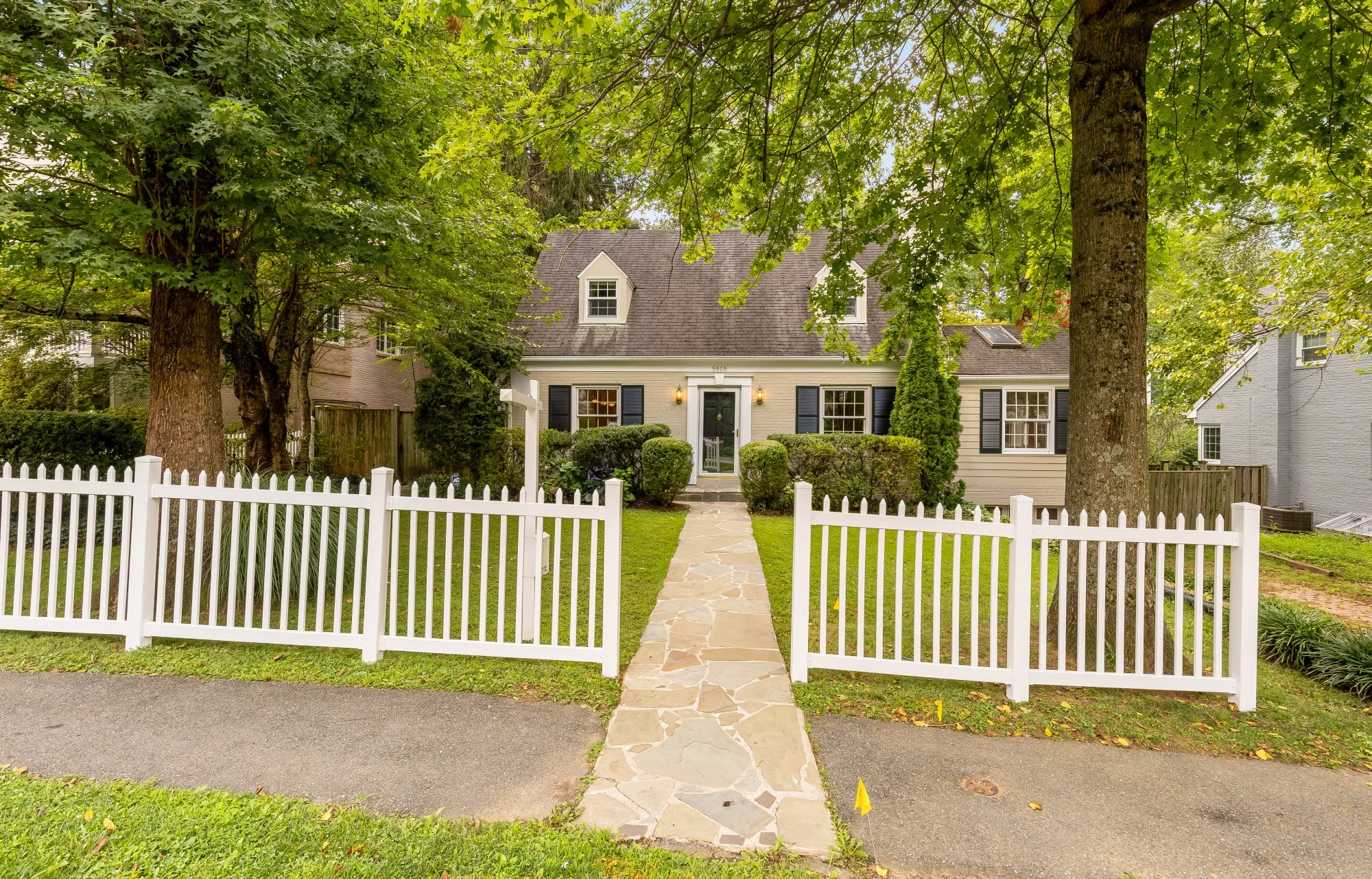 5806 Wilson Ln-0002.jpg