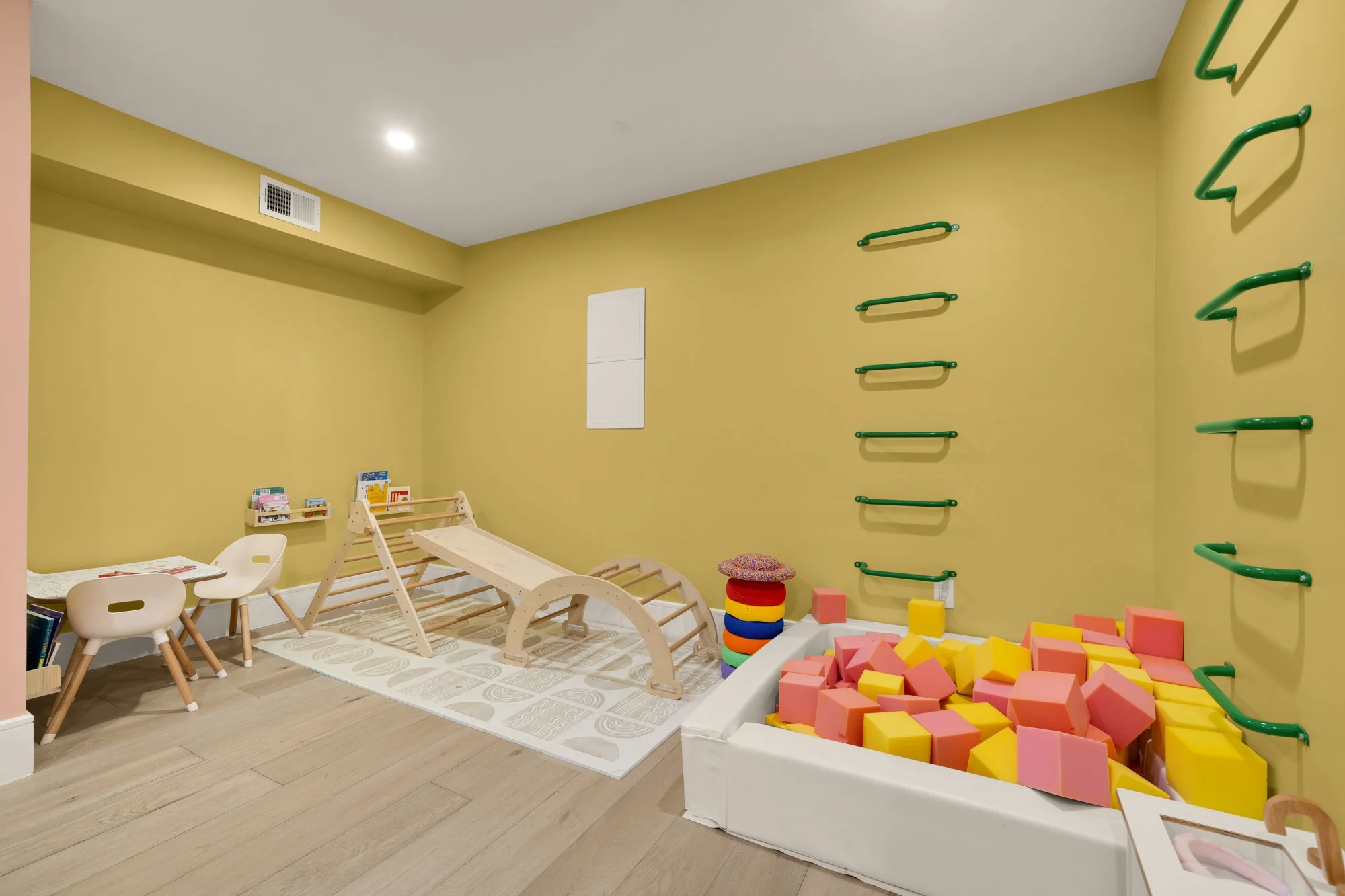 1210 Holly St NW-0077.jpg