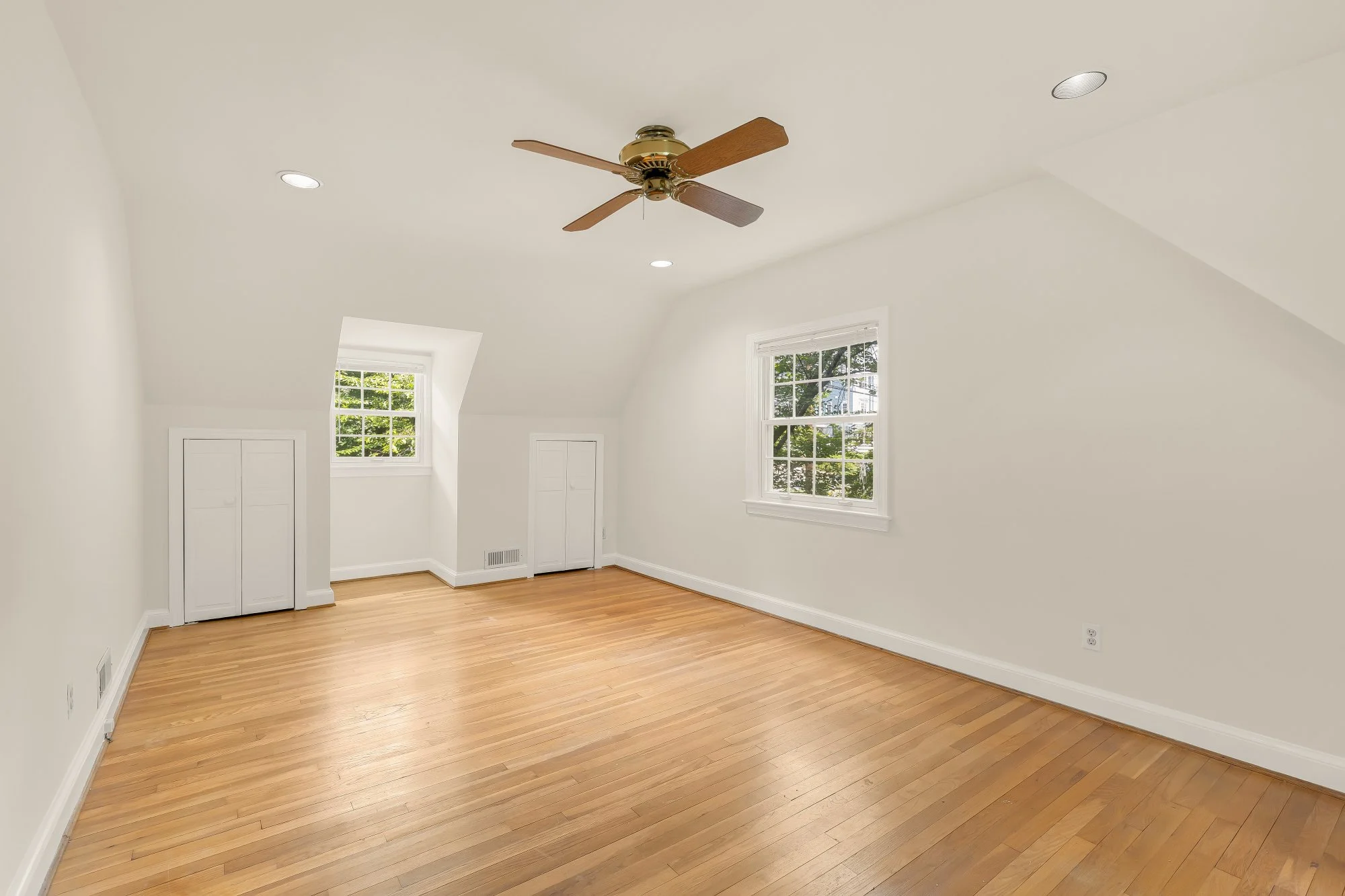5806 Wilson Ln-0028.jpg