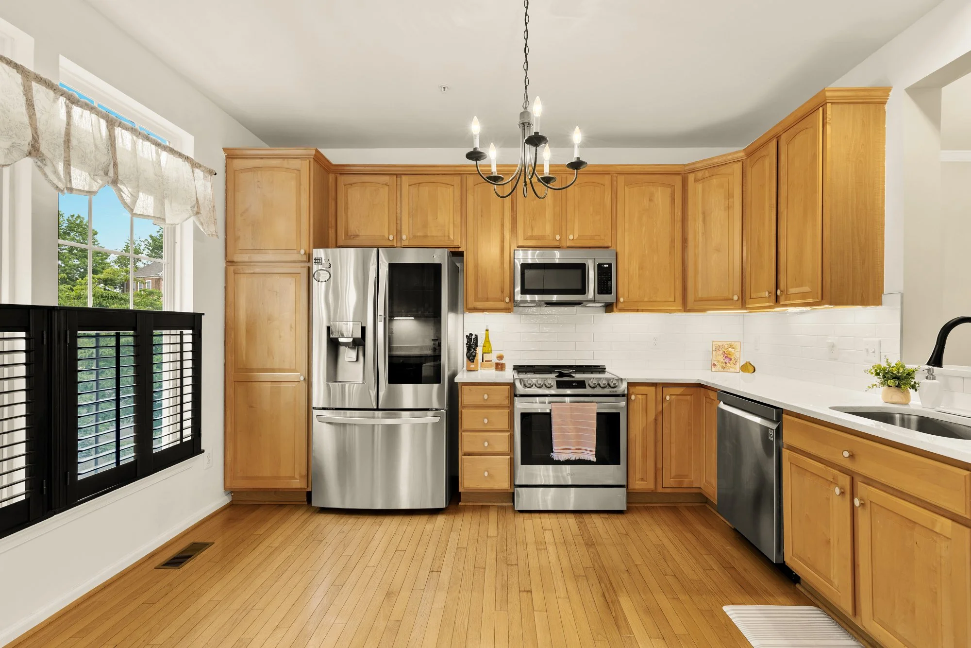 9151 Silvershadow Ct-0008.jpg