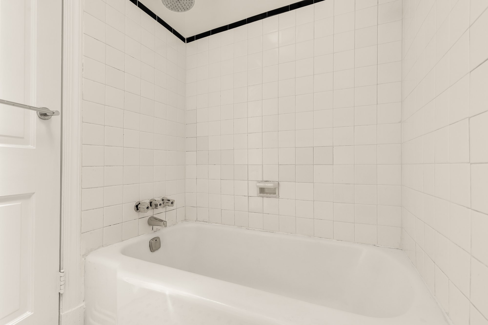 5806 Wilson Ln-0031.jpg