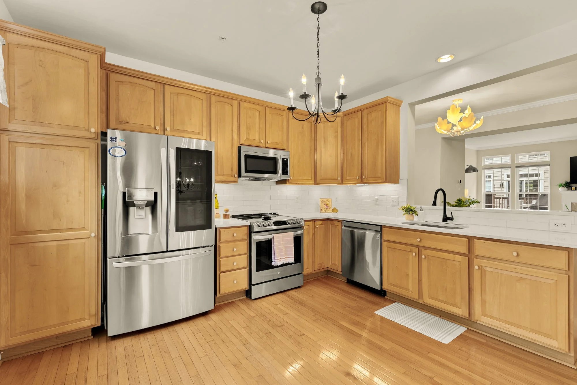 9151 Silvershadow Ct-0009.jpg