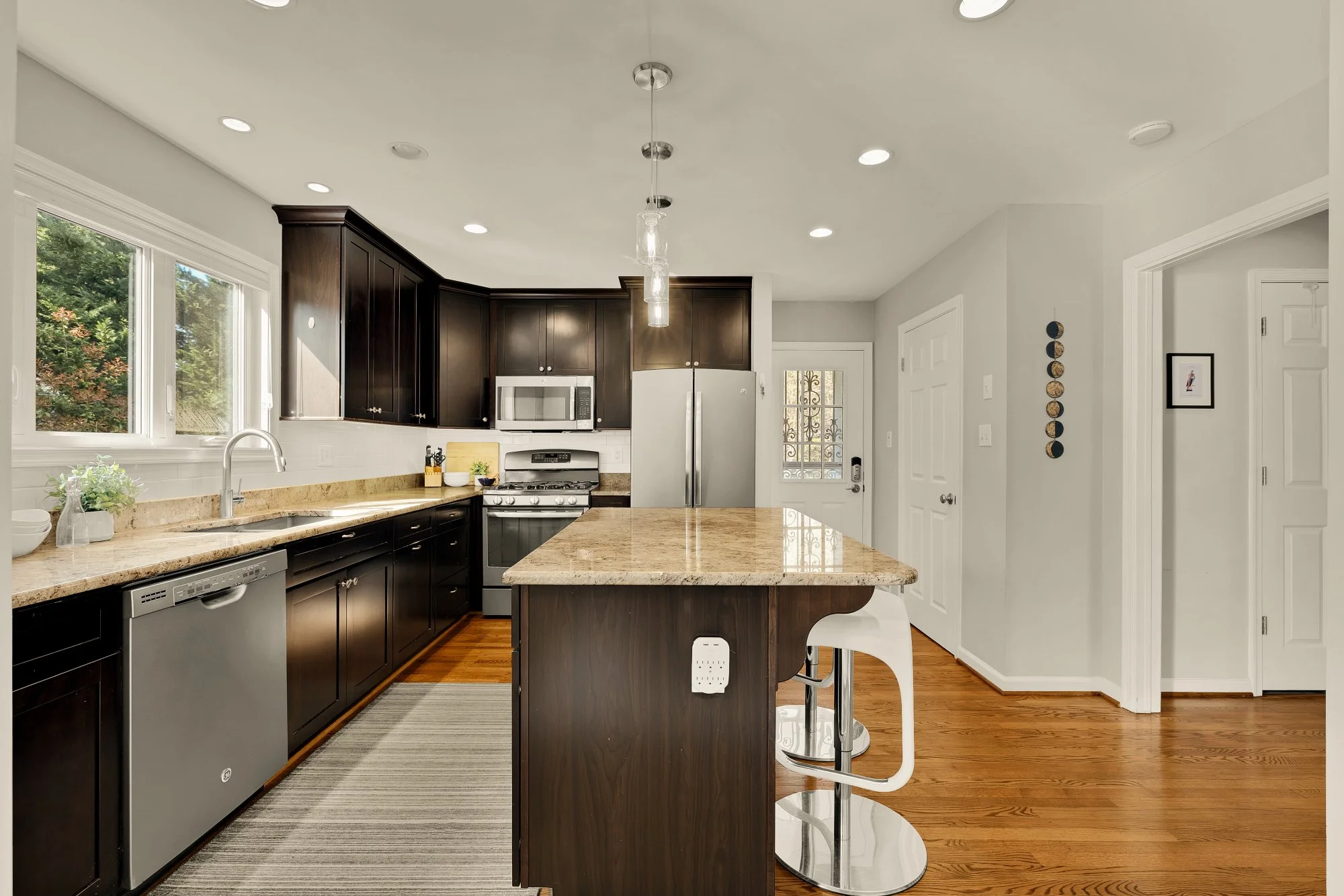 1601 Noyes Dr-0033.jpg