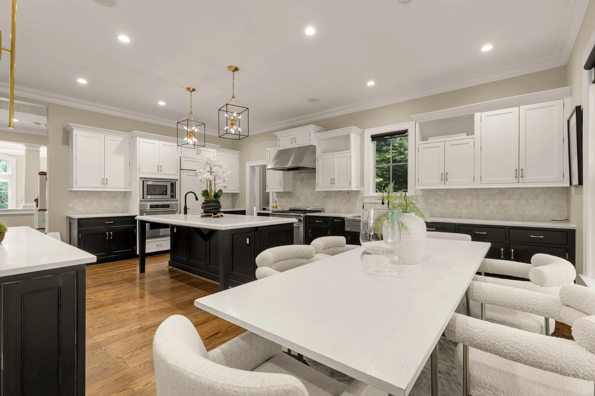 8819 Chalon Dr-0020.jpg
