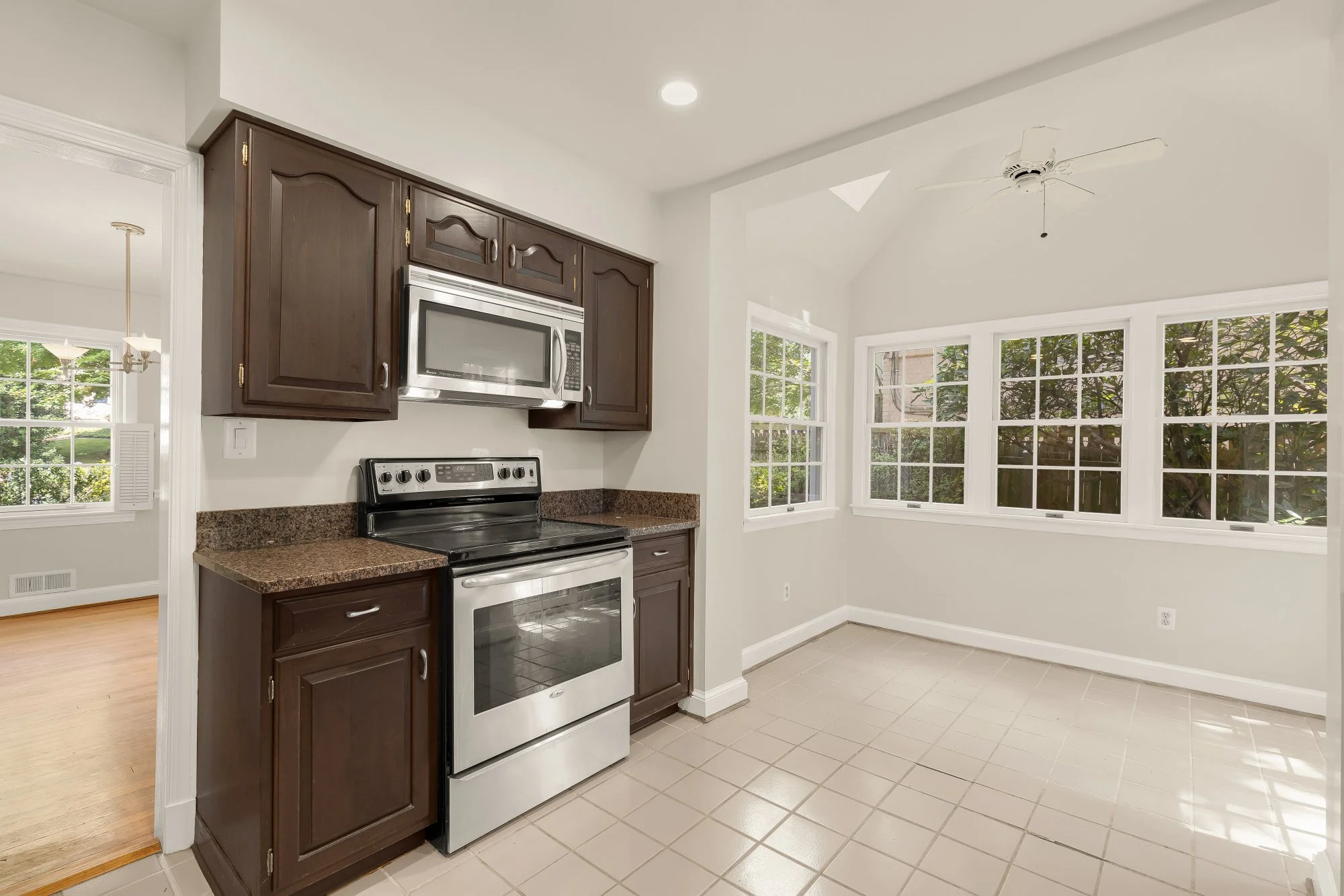 5806 Wilson Ln-0015.jpg