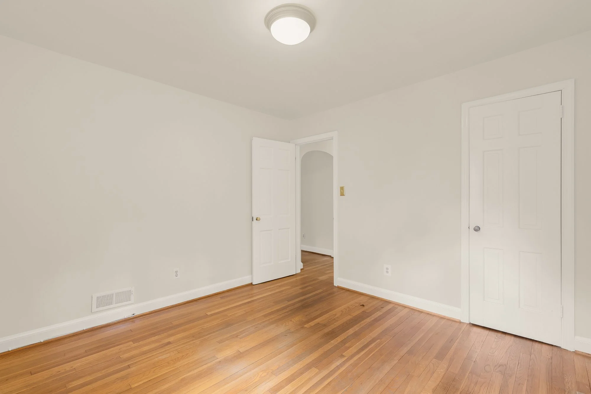 5806 Wilson Ln-0022.jpg