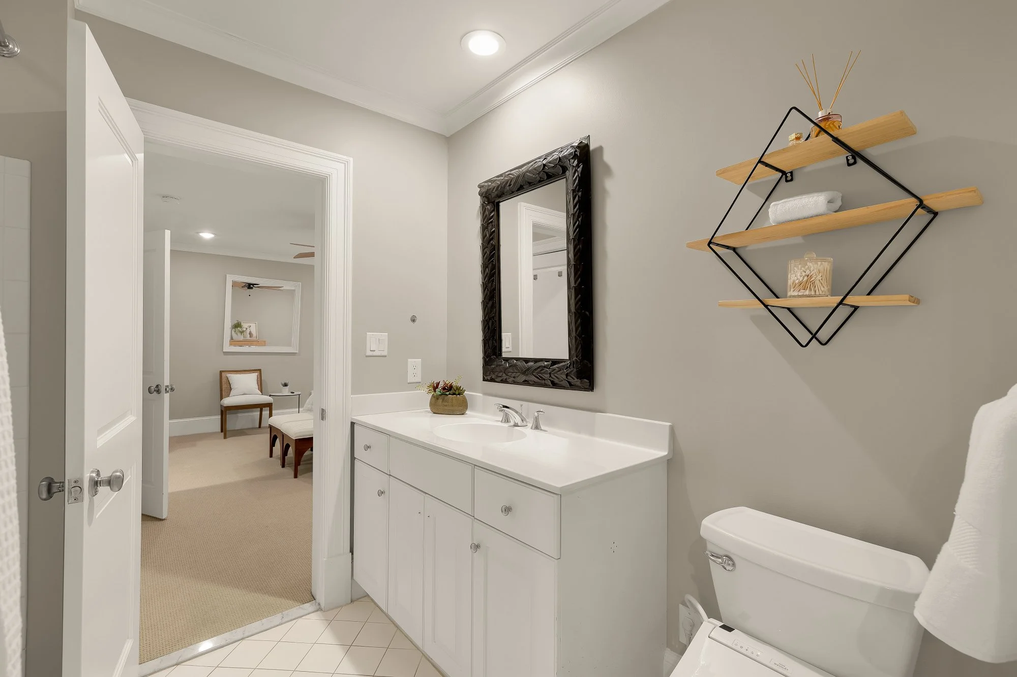 8819 Chalon Dr-0056.jpg