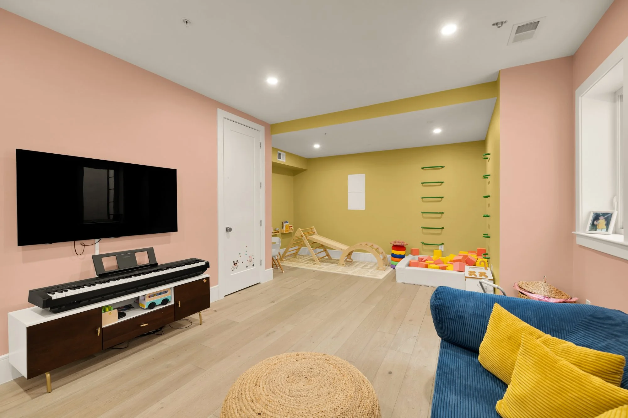 1210 Holly St NW-0075.jpg