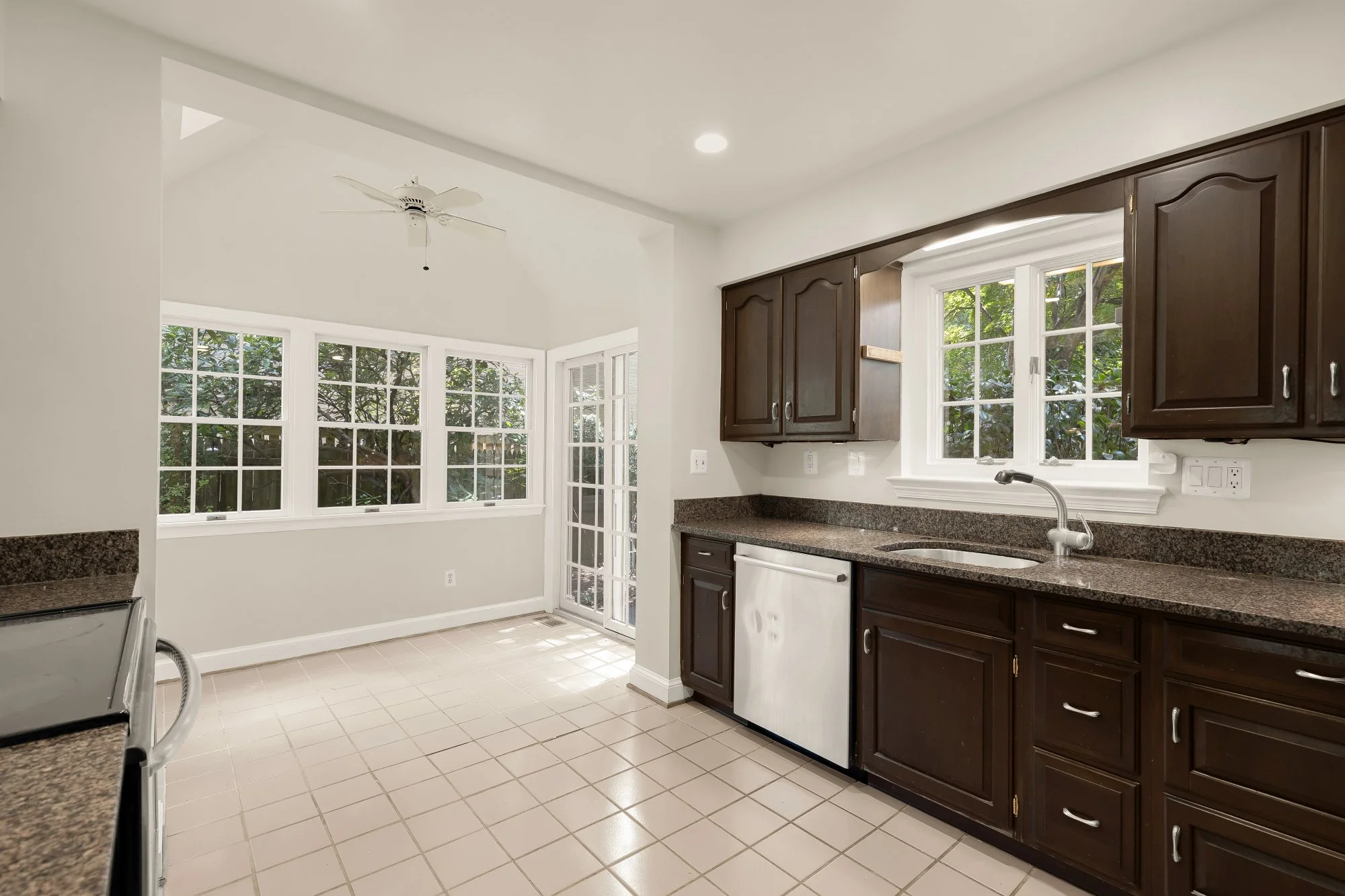 5806 Wilson Ln-0014.jpg