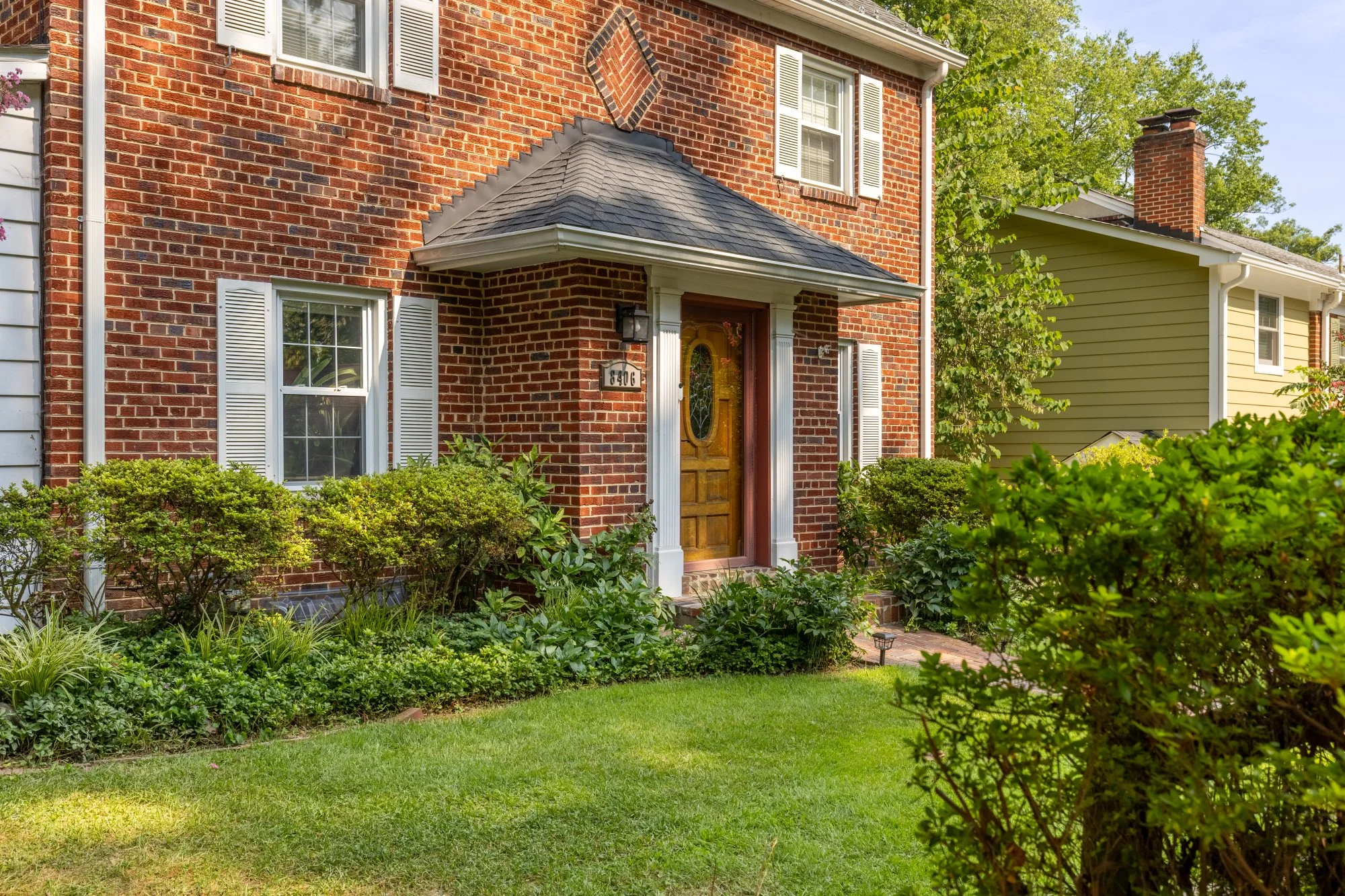 8406 Hartford Ave EXT-0004.jpg