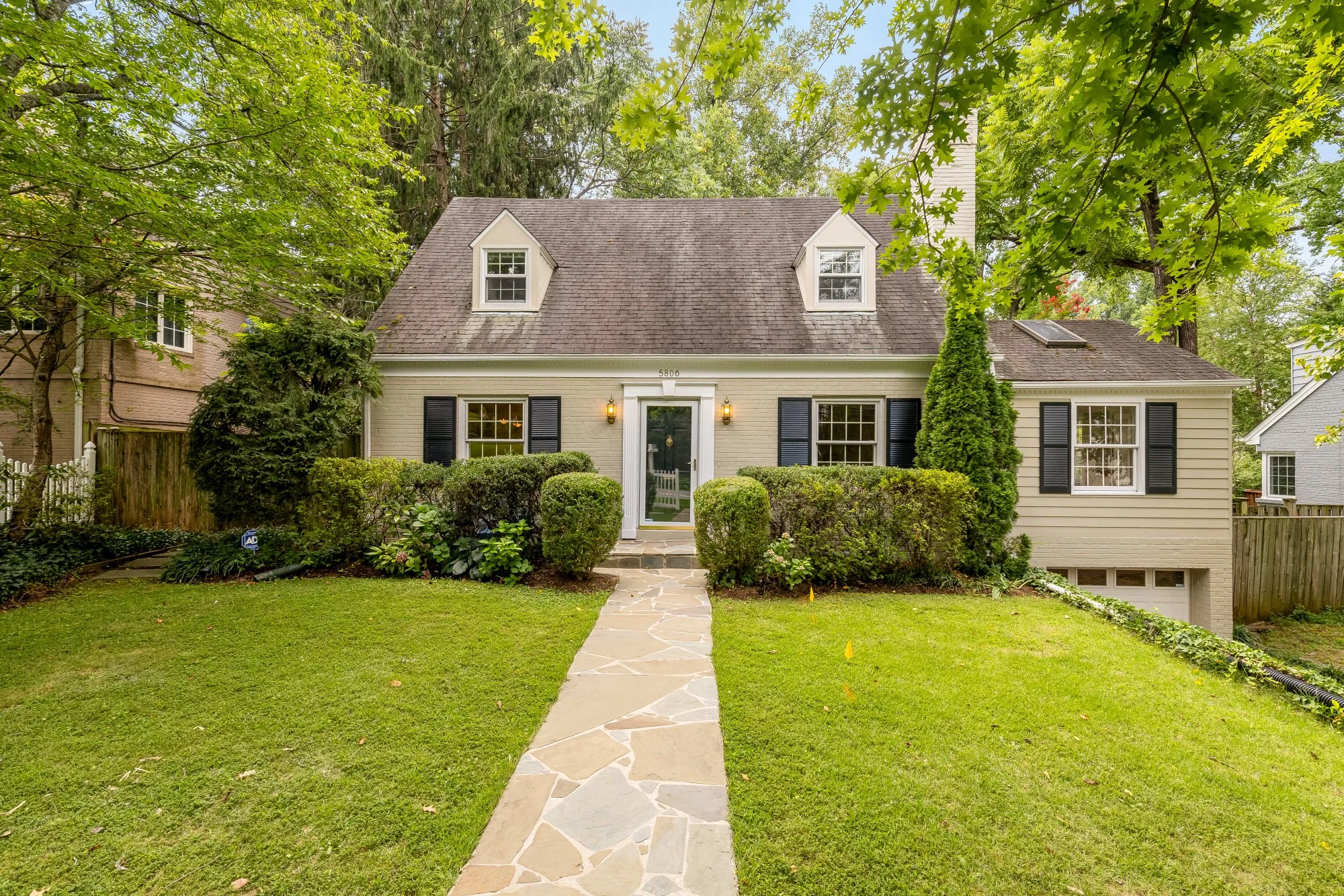 5806 Wilson Ln-0003.jpg