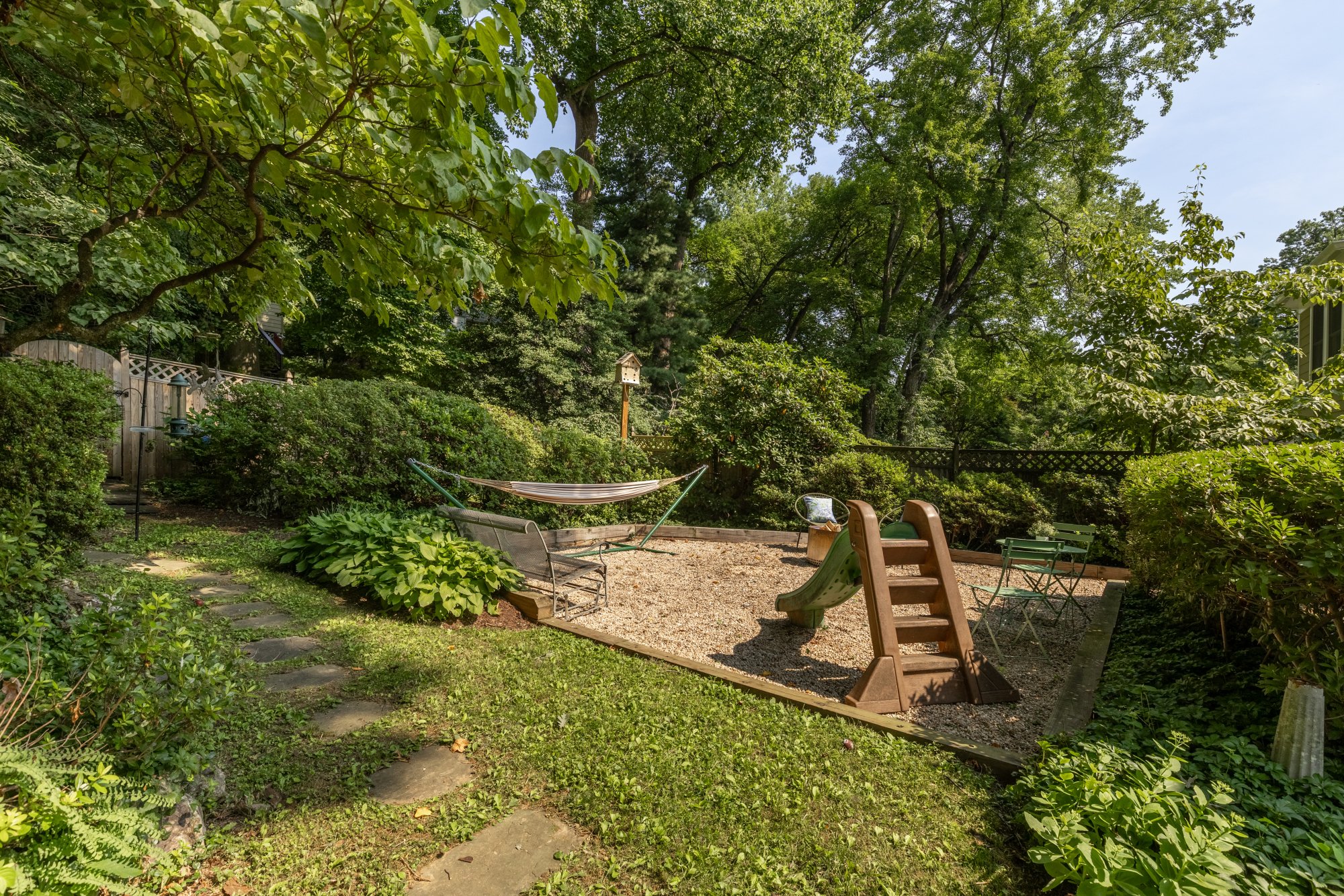 8406 Hartford Ave EXT-0006.jpg