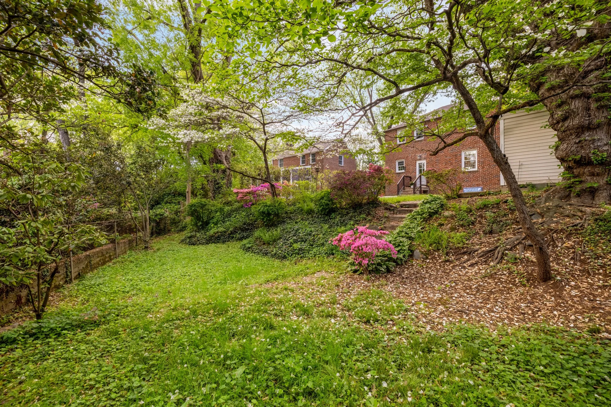 9409 Woodland Dr-0046.jpg