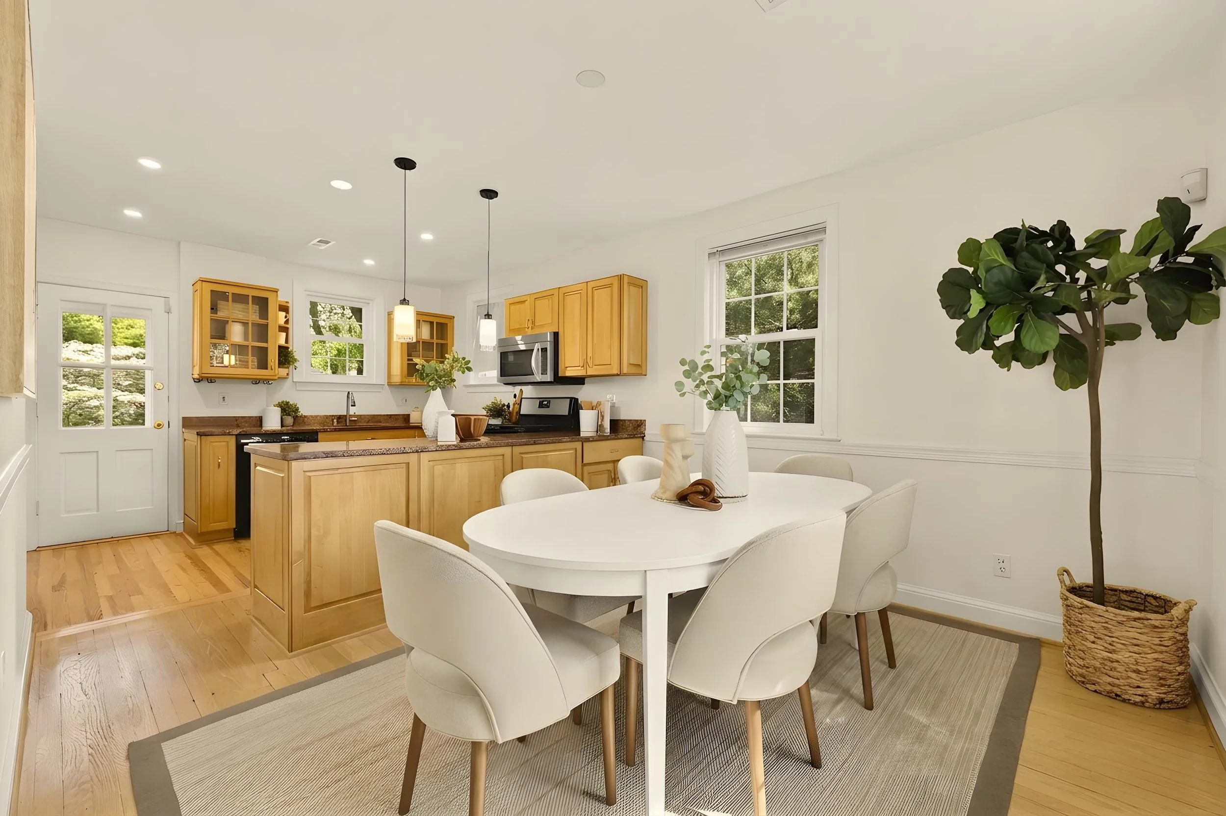 9409 Woodland Dr-0011.jpg