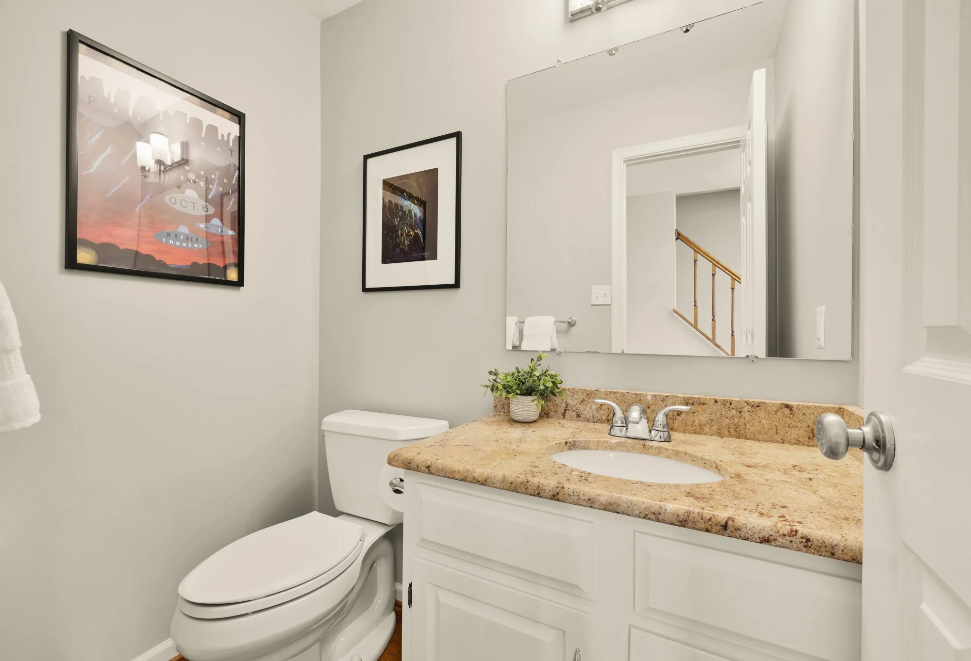 1601 Noyes Dr-0021.jpg