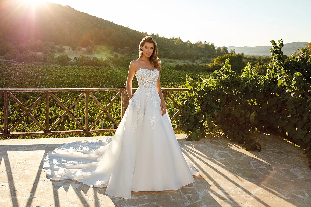 The Ultimate Guide to Wedding Dress Shopping: Tips and Tricks