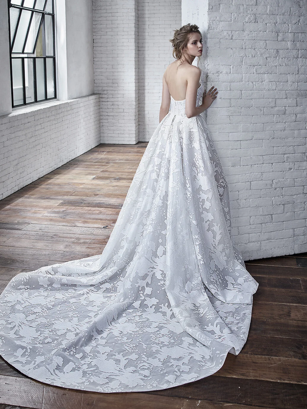 BM_Bride_2019_Pro_Carina_Bac_Web.jpg