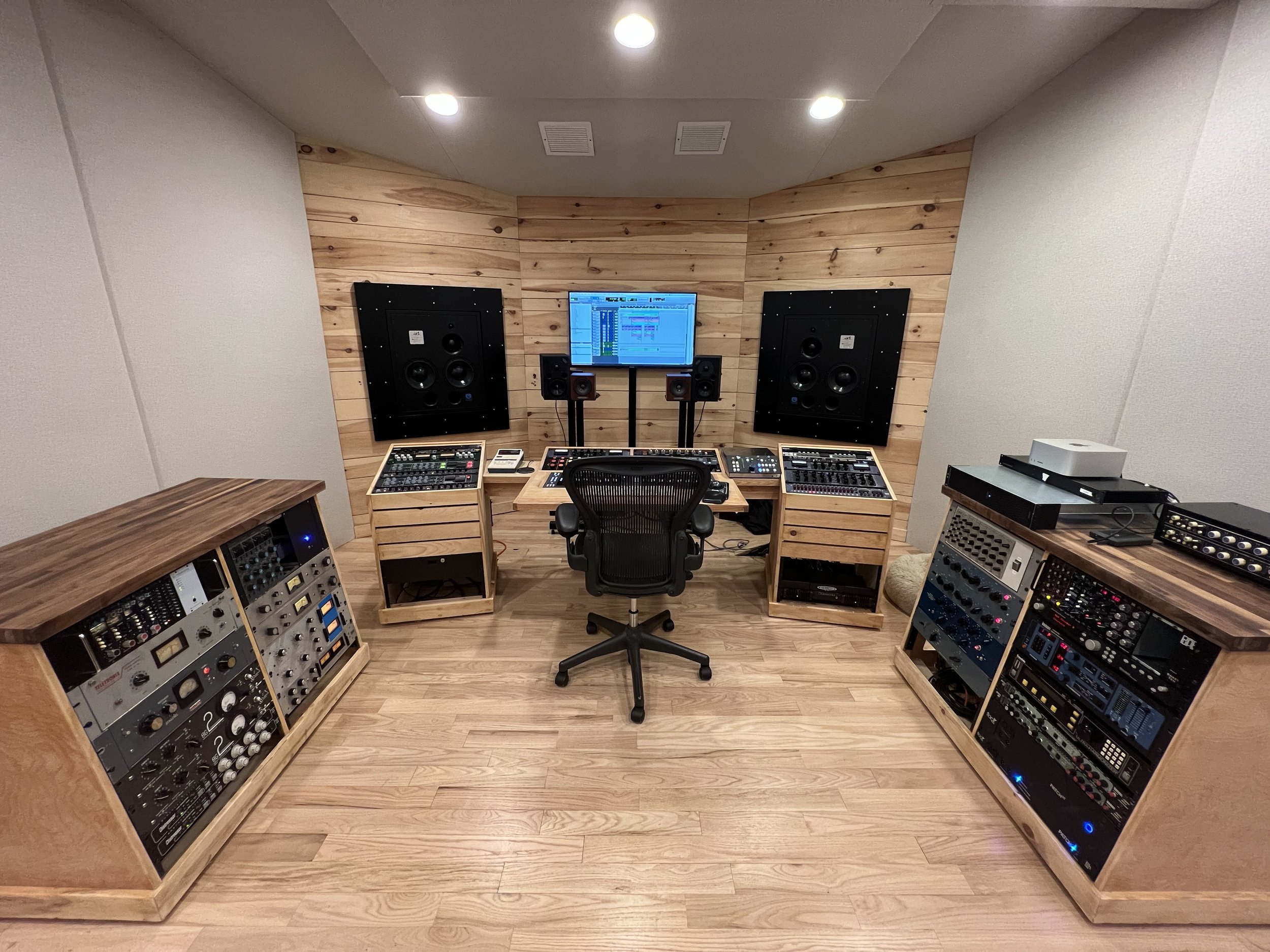 Contico Deluxe Storage Locker - Subterranean Sound Studio