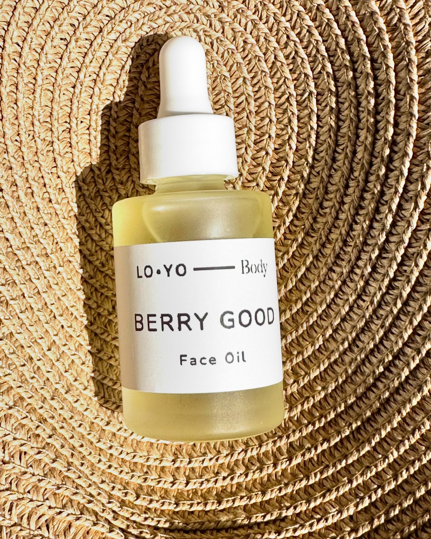 🍉🍋🍓🫐It is Berry Good! Limited Edition! Order before is too late! Crafted with precision, our formula combines the hydrating properties of Watermelon Oil with the antioxidant -rich extracts of Blueberry,Strawberry and Lemon essential oil , creatin