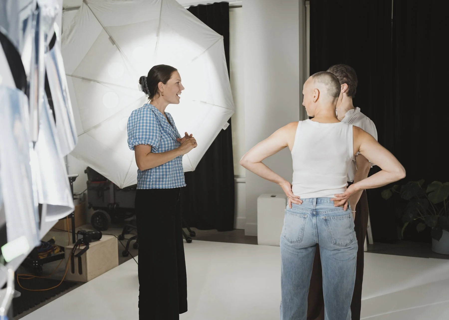BehindTheScenes_TillyNelsonPhotographer_OnSet504.jpg