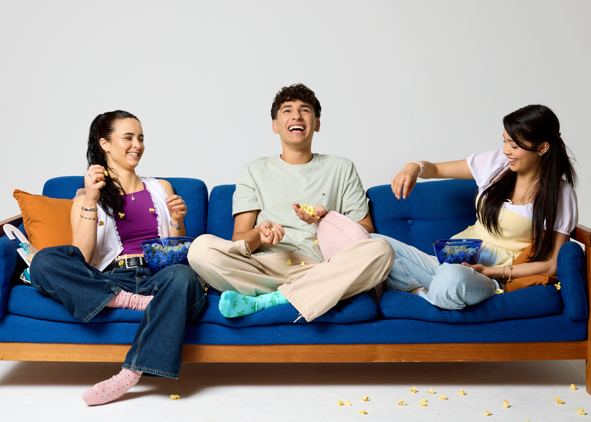 PopcornEating_TeensCommercialPhotographer.gif