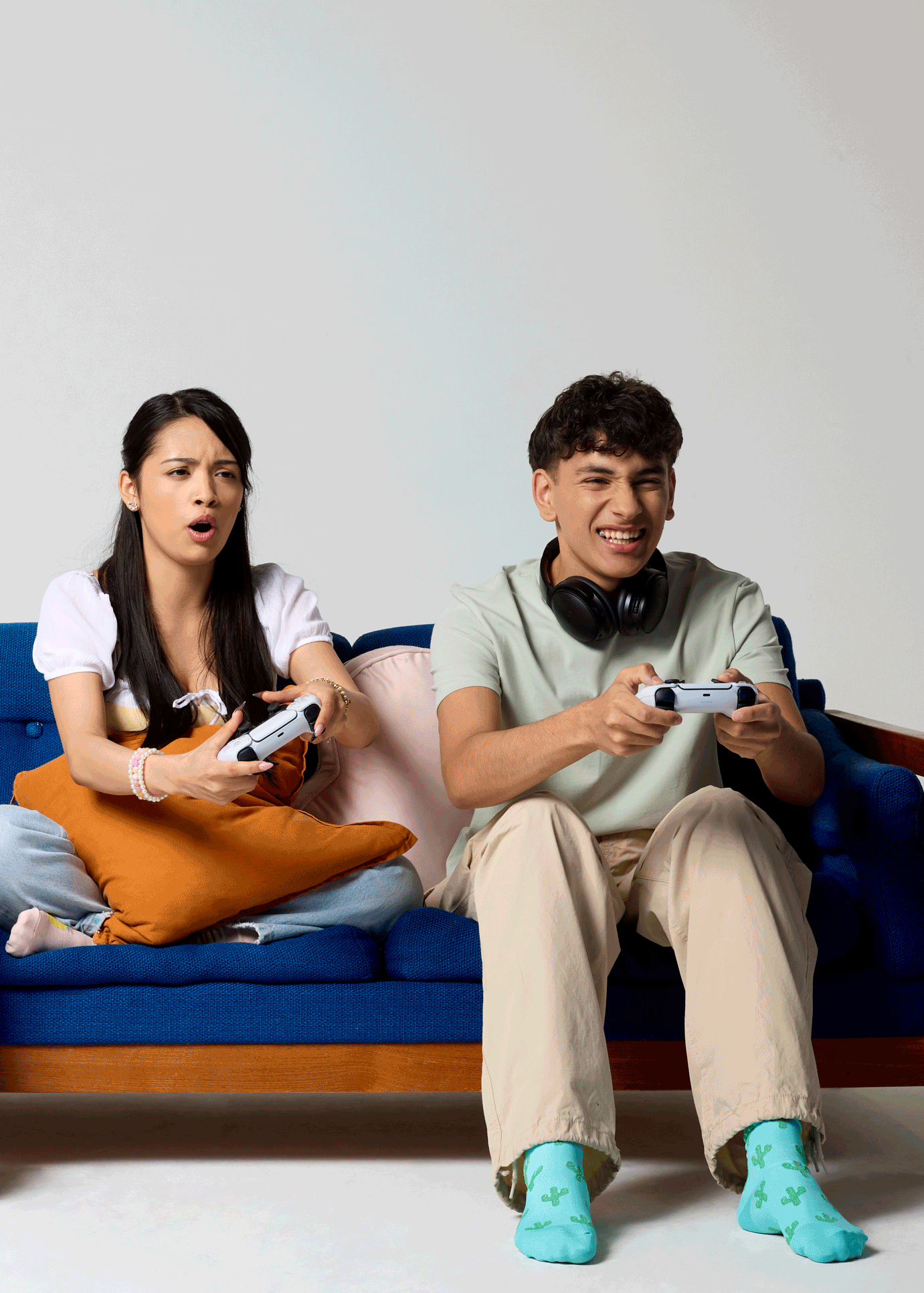 GamingTeensCommercialPhotographer.gif