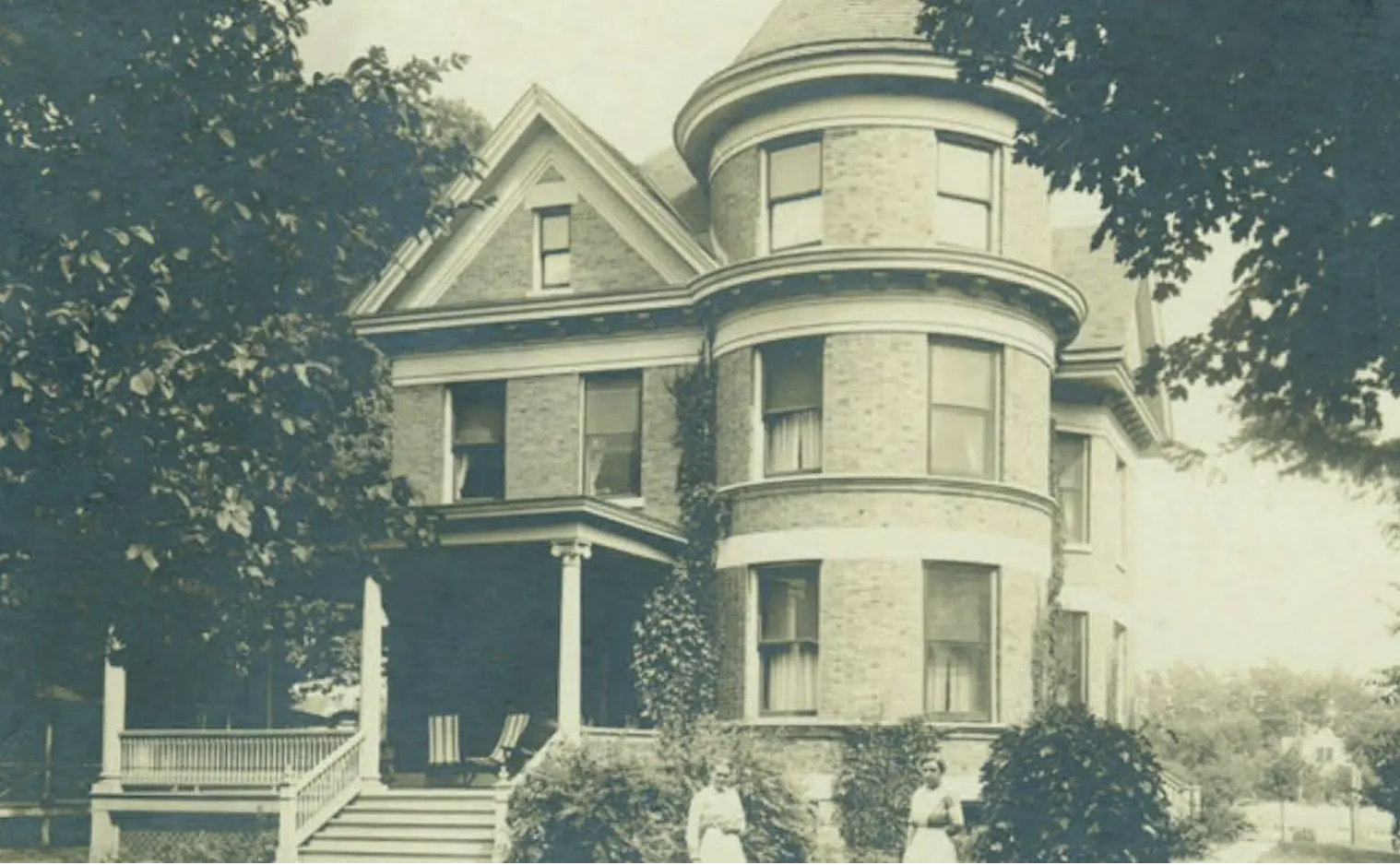 LACONI Recharge Tour: Des Plaines Public Library and History Center 