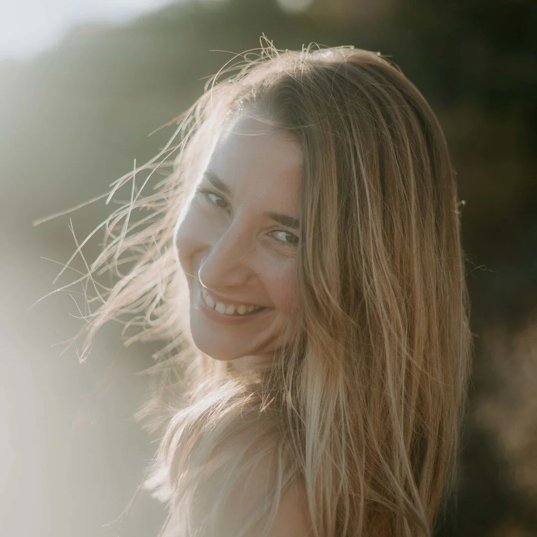 I remember looking at @sylvana.m.l website and falling in love with her work. I needed new pictures and immediately knew she was the photographer I wanted to work with. 

After a few attempts at meeting up and having to reschedule multiple times due 