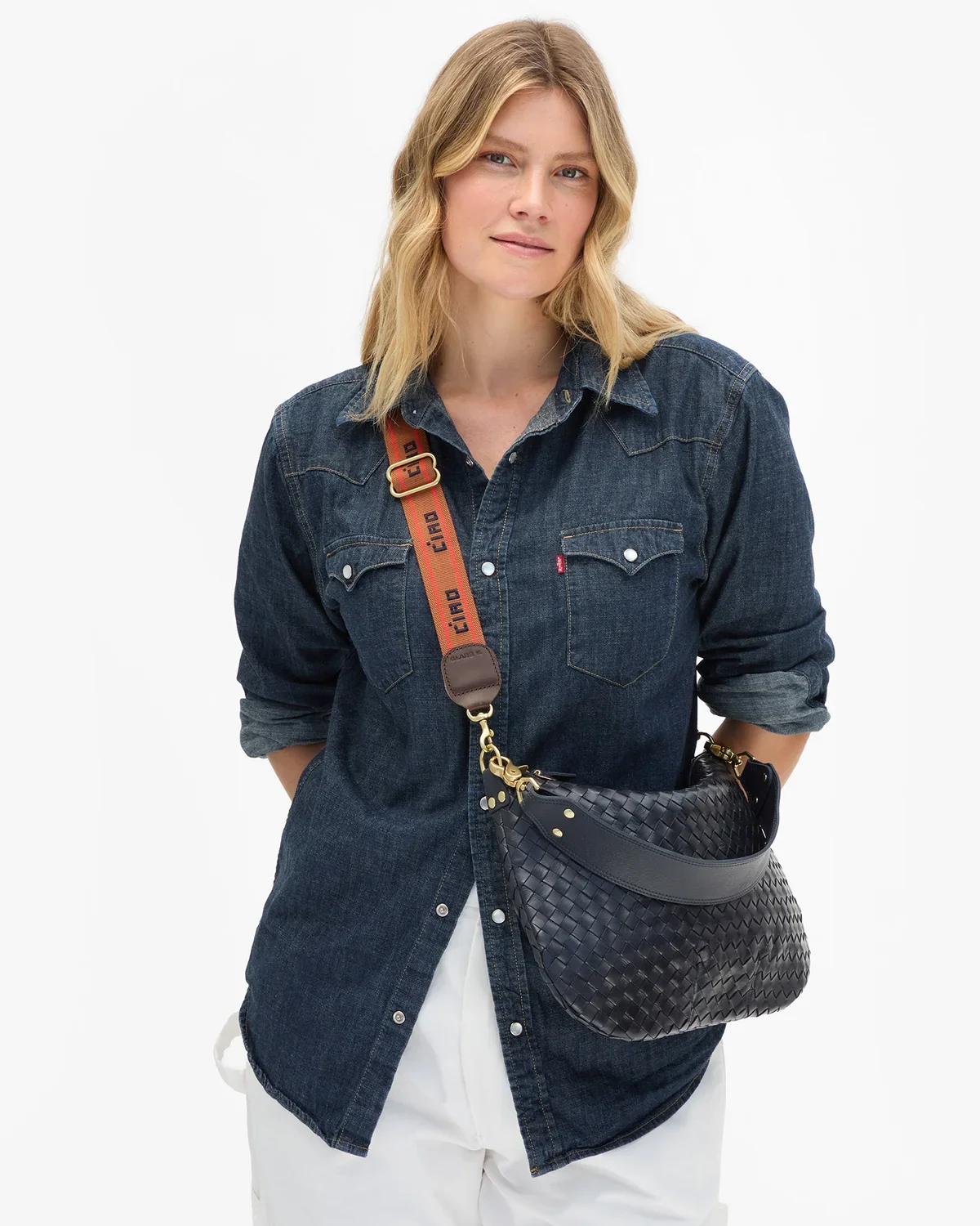 Adjustable-Crossbody-Strap-Ciao-w-Double-Stripe---CVS1000991-TNNVY---Elle_1.webp