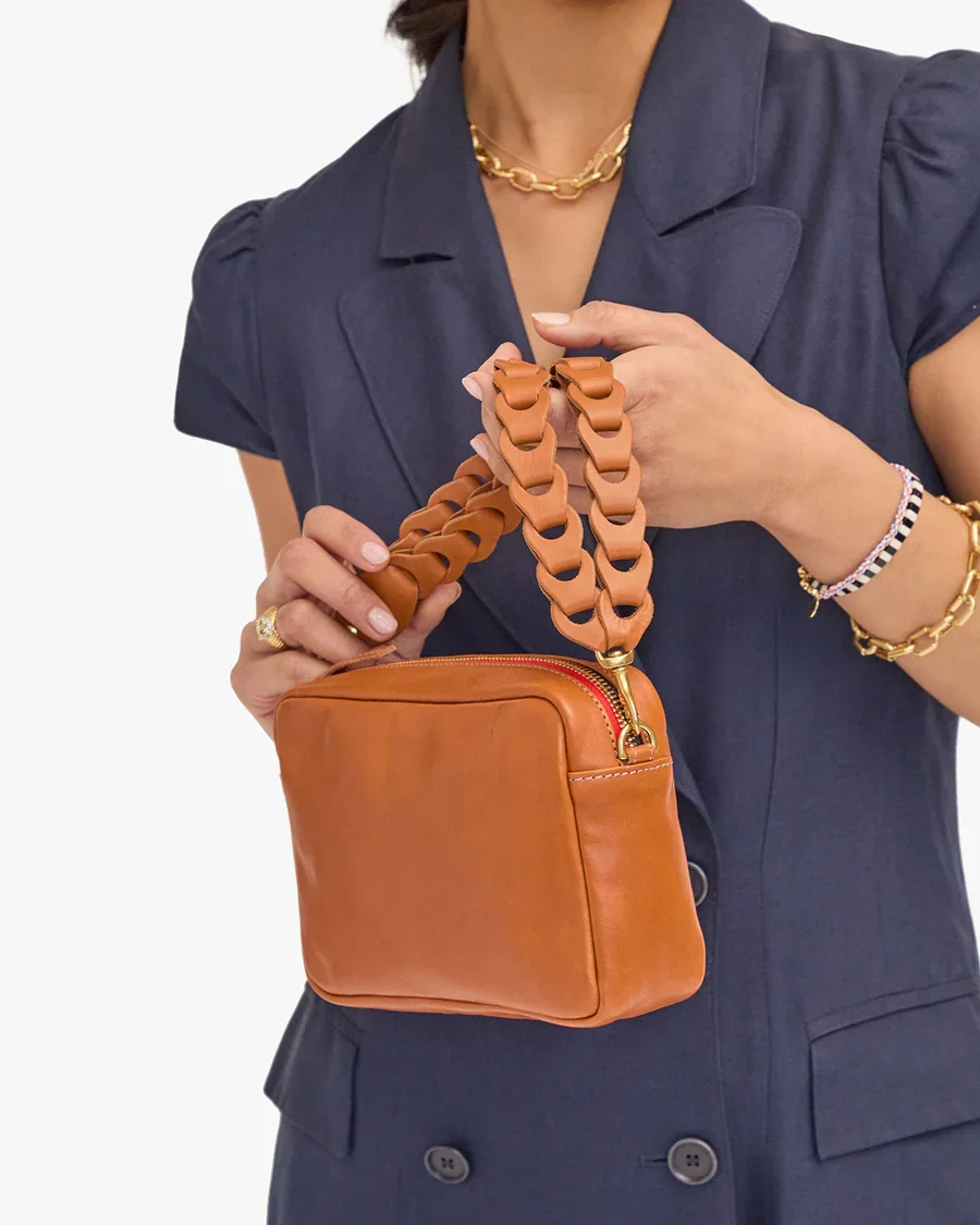 Double-Link-Shortie-Strap---ST-SH-YL-100006-CUOIO---Maly_1_1600x_83d45de7-a13c-44a3-bb73-c96775cc53c2_900x.webp