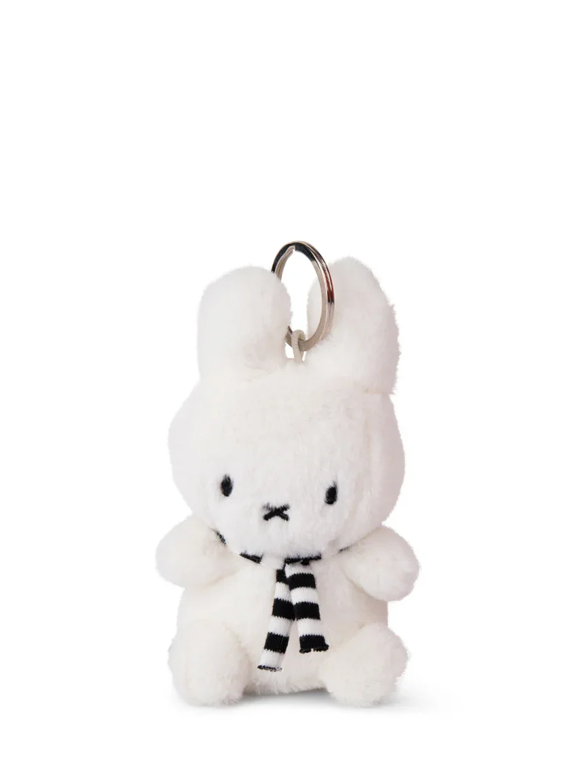 24205005_Miffy_Winter_with_scarf_keychain_-_10_cm_1.webp
