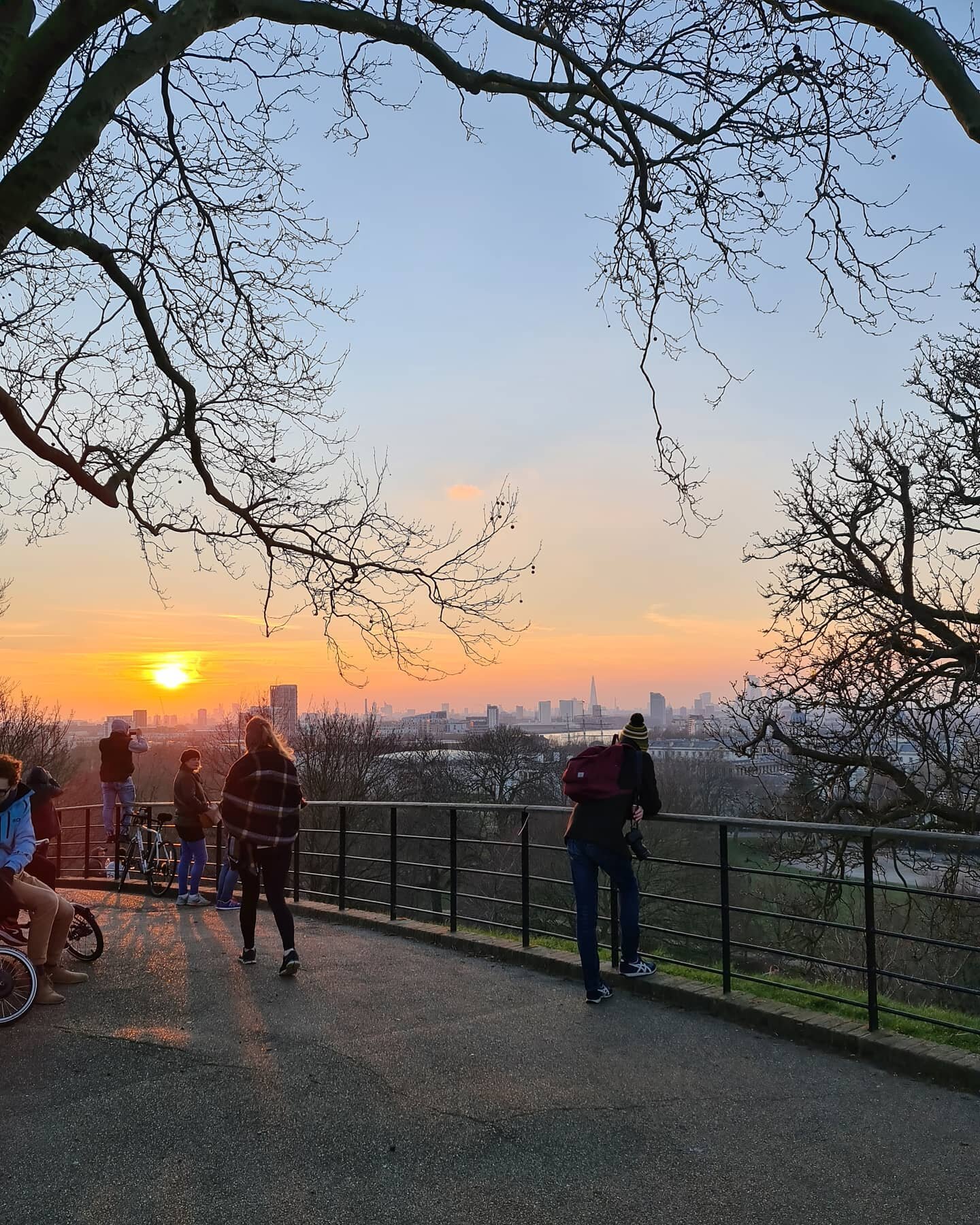 Last night was 😍
..
..
#lockdownlife #sunset #london #liveeverywhereliveeverylife&nbsp;#thisis36&nbsp;#dothework #selfhelp #growth #growthmindset #change #bepresent #lifeofadventure&nbsp;#inspiration&nbsp;#worklife #wellbeing #selfcare #breathe
#tra