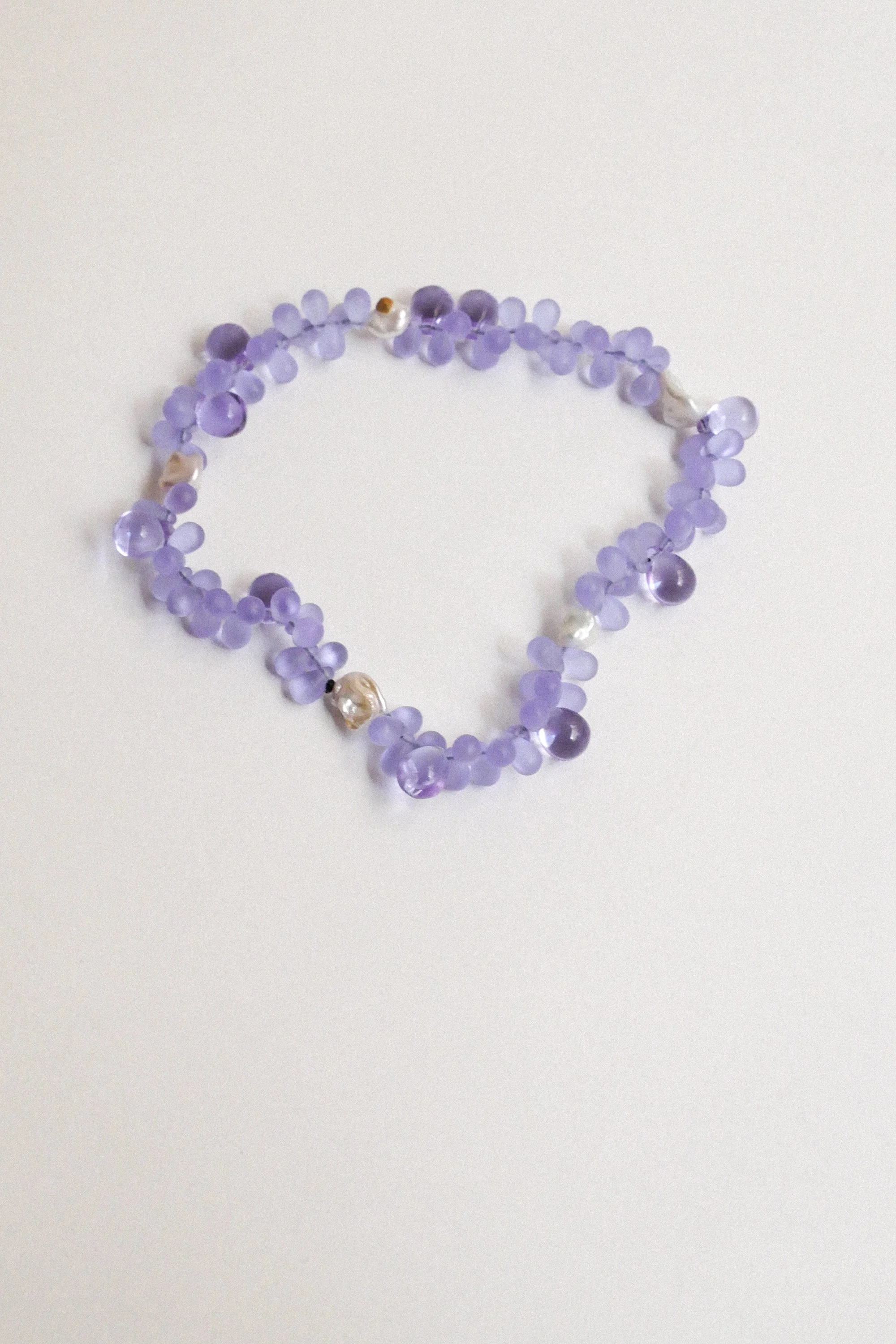 collier Pistil lilas/perles.