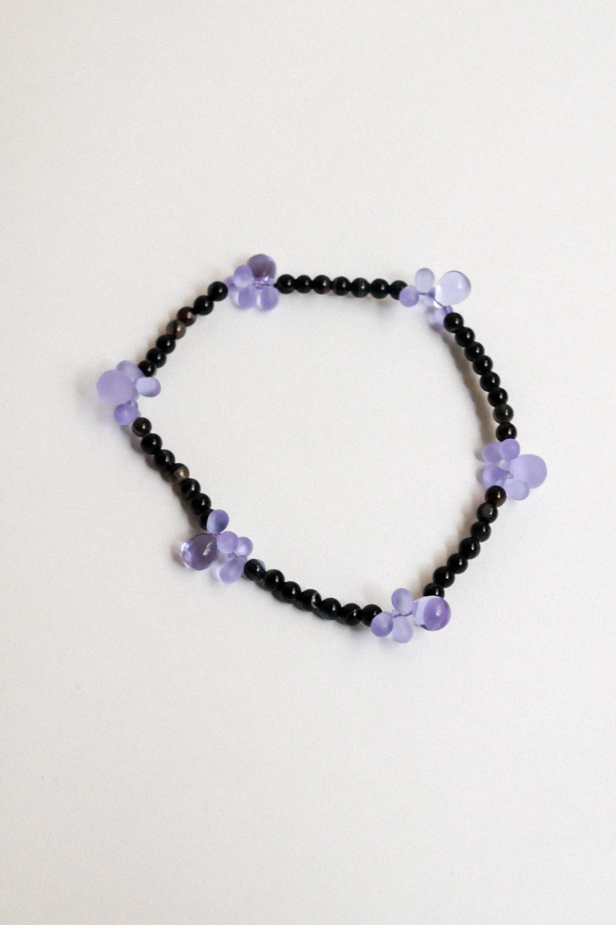 collier Bouquet lilas/noir.