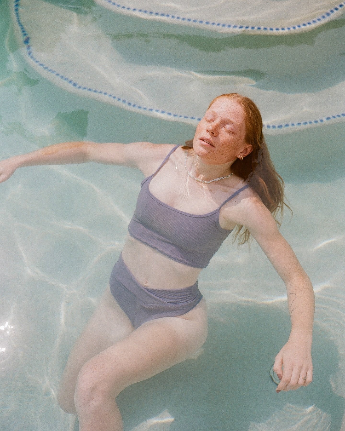 Hailey poolside on #120film Kodak gold 🌞🏊&zwj;♀️

model: @haileyymcmahon 
agency: @mimmodels 

.
.
#thinkveryfilm#filmphotomag #filmwave #goldmoony #filmnotdead #shootfilm#smpleworld#filmportrait#analog #wasteoffilm #film #staybrokeshootfilm #onfil