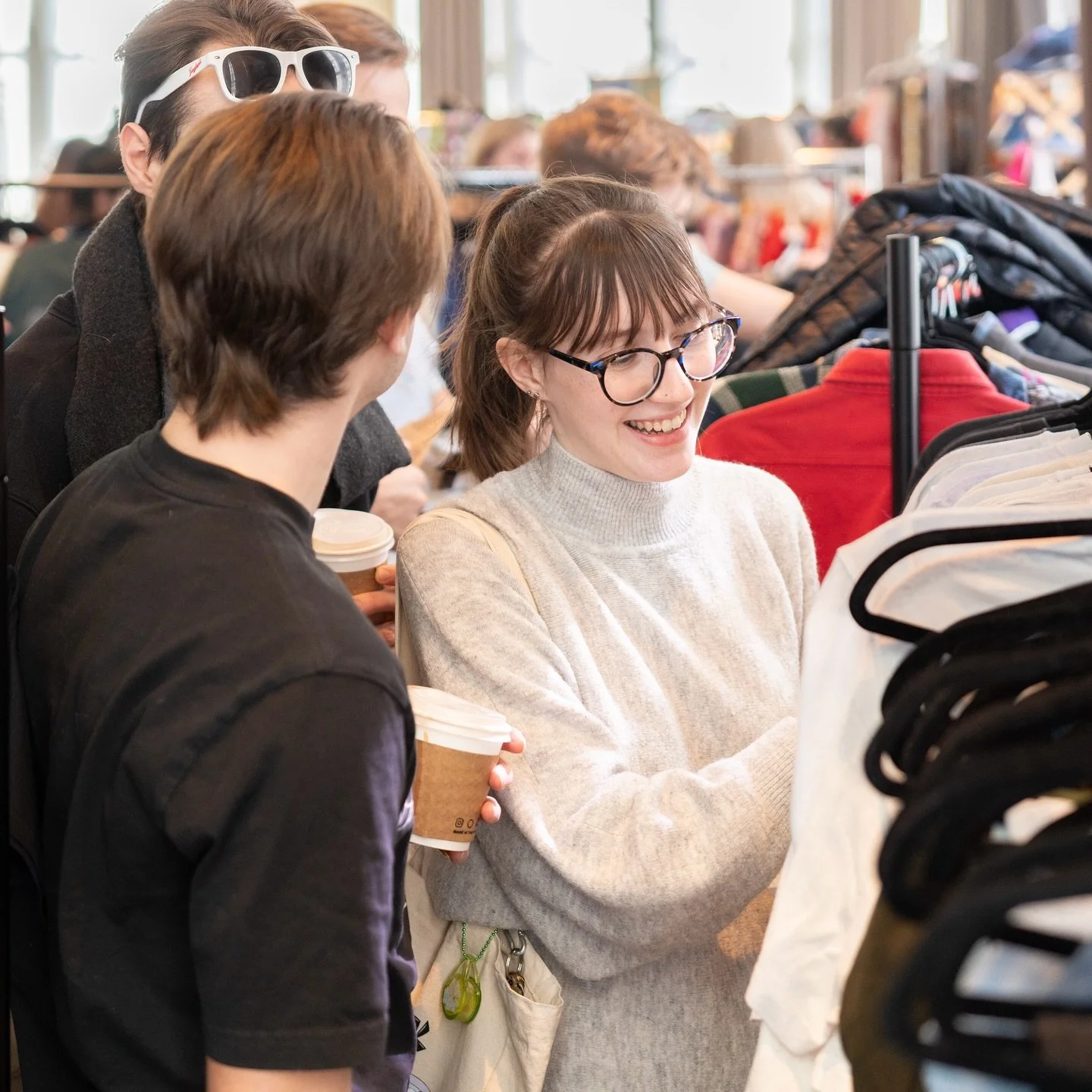 🛍️TOMORROW find the MPLS Vintage Market &amp; @twincitiesrecordshow @bruhavencraft.

😉Insider tip: the best vintage goes fast. 🎟️Secure your Early Bird 11AM ticket for early entry + complimentary @bruhavencraft coffee. GA starts at 12 pm. Grab eat