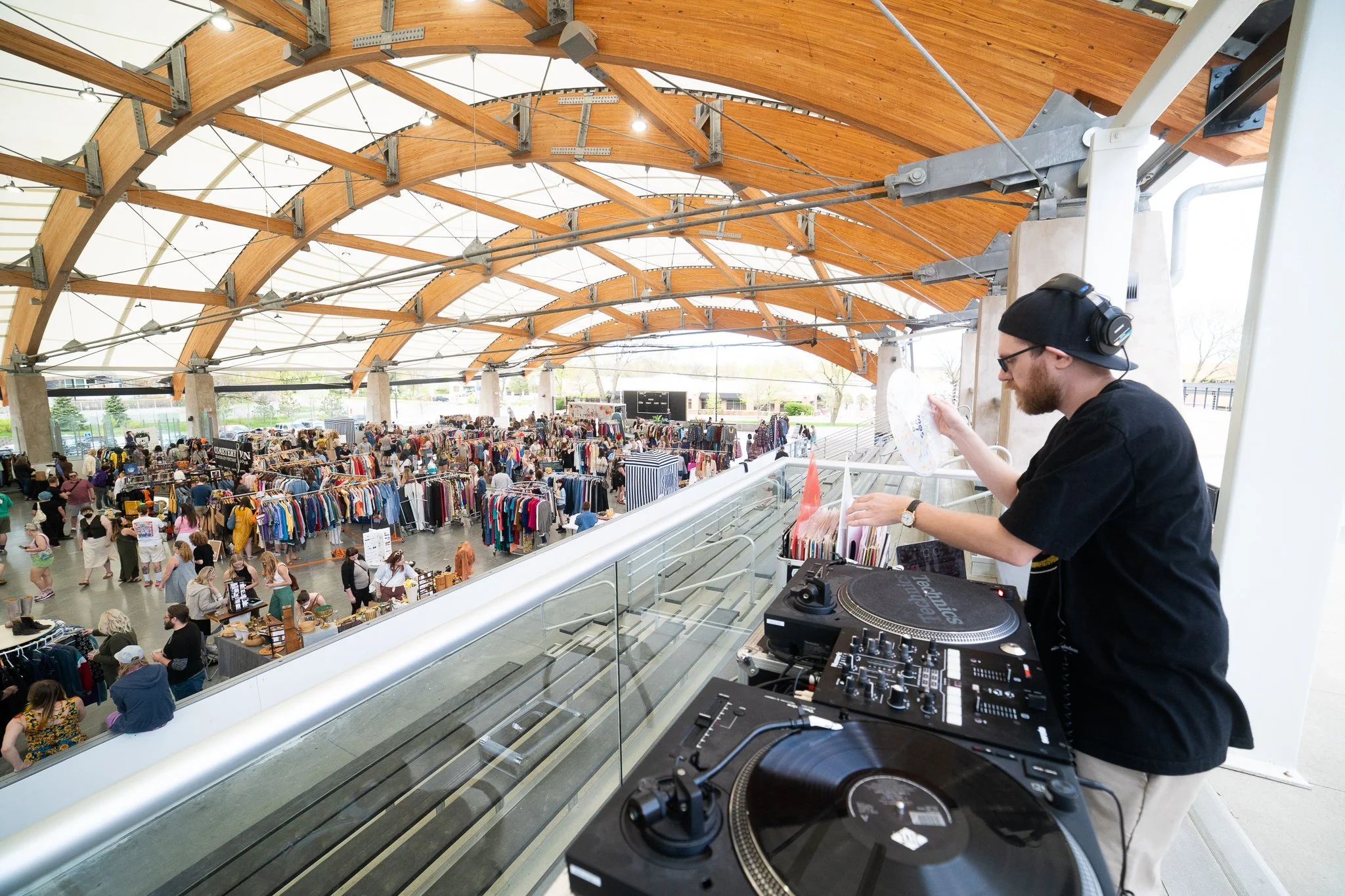 Minneapolis Vintage Market at St. Louis Park ROC