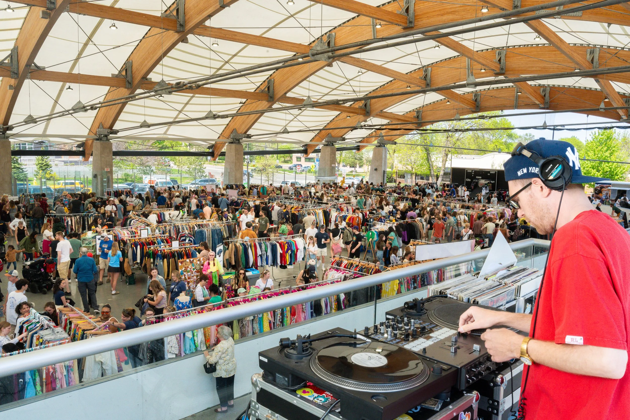 Minneapolis Vintage Market at St. Louis Park ROC