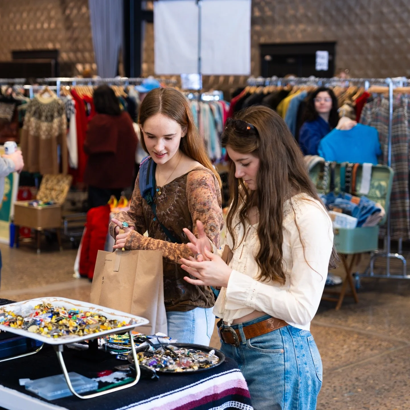 📢Calling all traders 💥We have 2 upcoming markets at 2 iconic Minneapolis venues: 

🗓 April 12 @quincyhallmpls 
🗓 April 26 @machineshopmpls 

Sign up today and let&rsquo;s GET IT! 🙌 Link in bio.