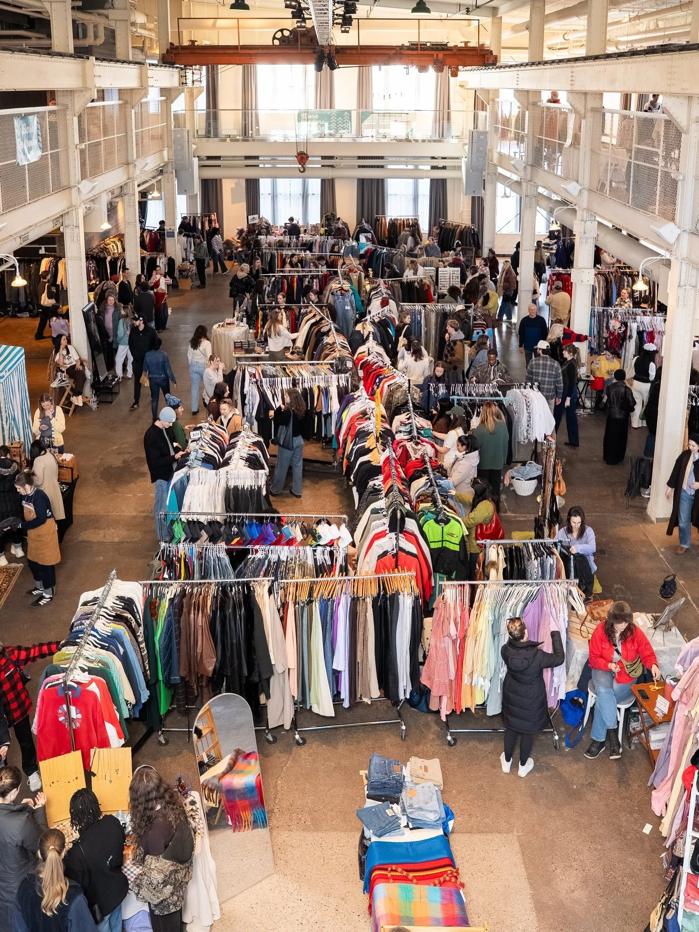 Last call, traders! 🚨 We have a few spots left for the FINAL indoor market of the season @machineshopmpls. Don&rsquo;t miss your chance to be part of it. 

See you on Sunday, April 26 | 11AM&ndash;4PM. Grab your spot before they&rsquo;re gone ➡️ Lin