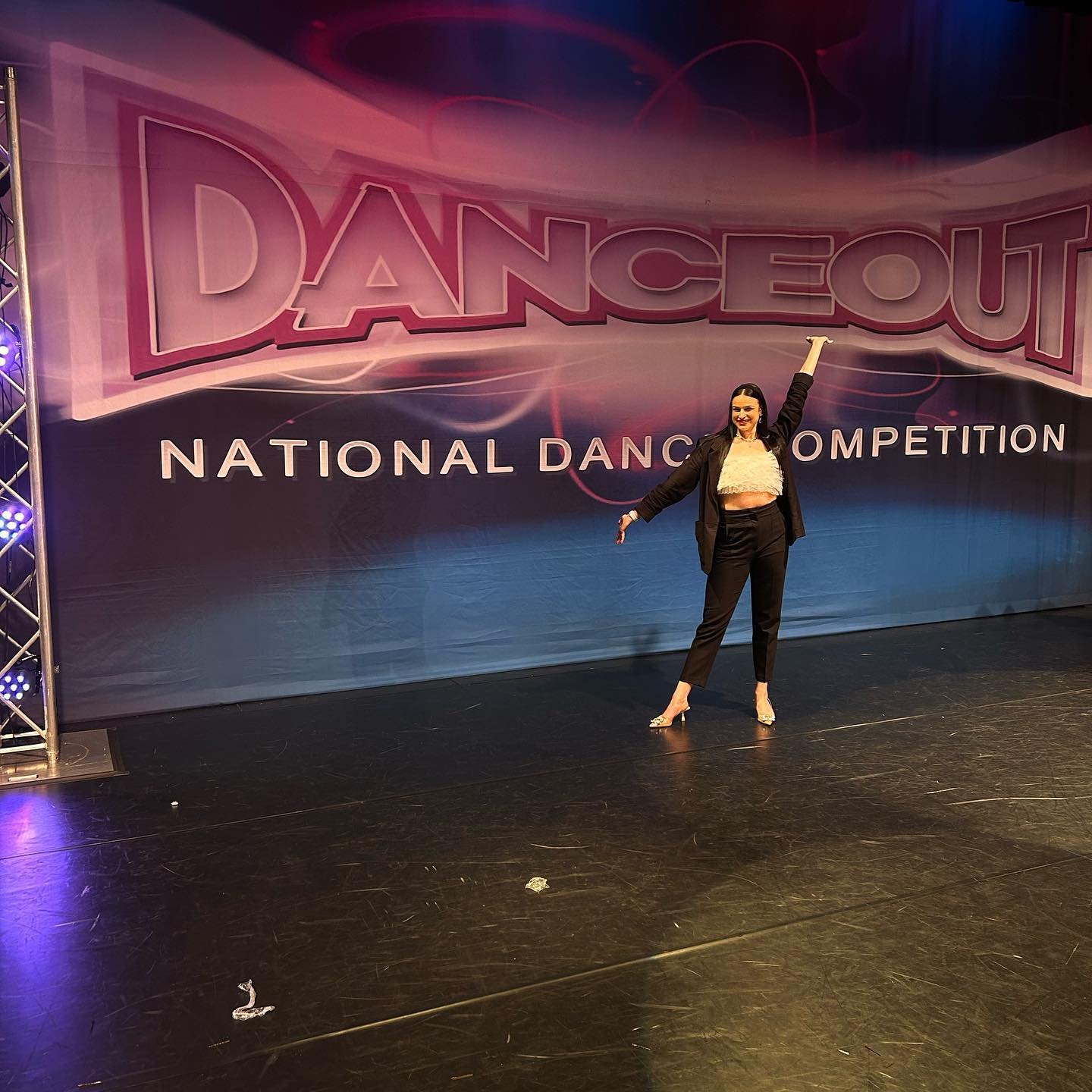 go Dance Out girl @thedocomp