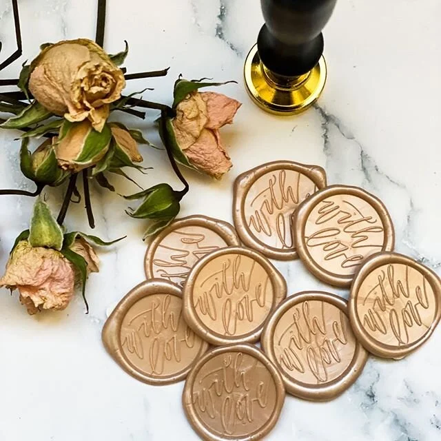 It's #waxsealwednesday!! That's a thing, right?⁠
⁠
The experience of opening your invitations should be just as exciting as what&rsquo;s inside! Stamp your bridal shower or wedding invites with love 💕⁠
⁠