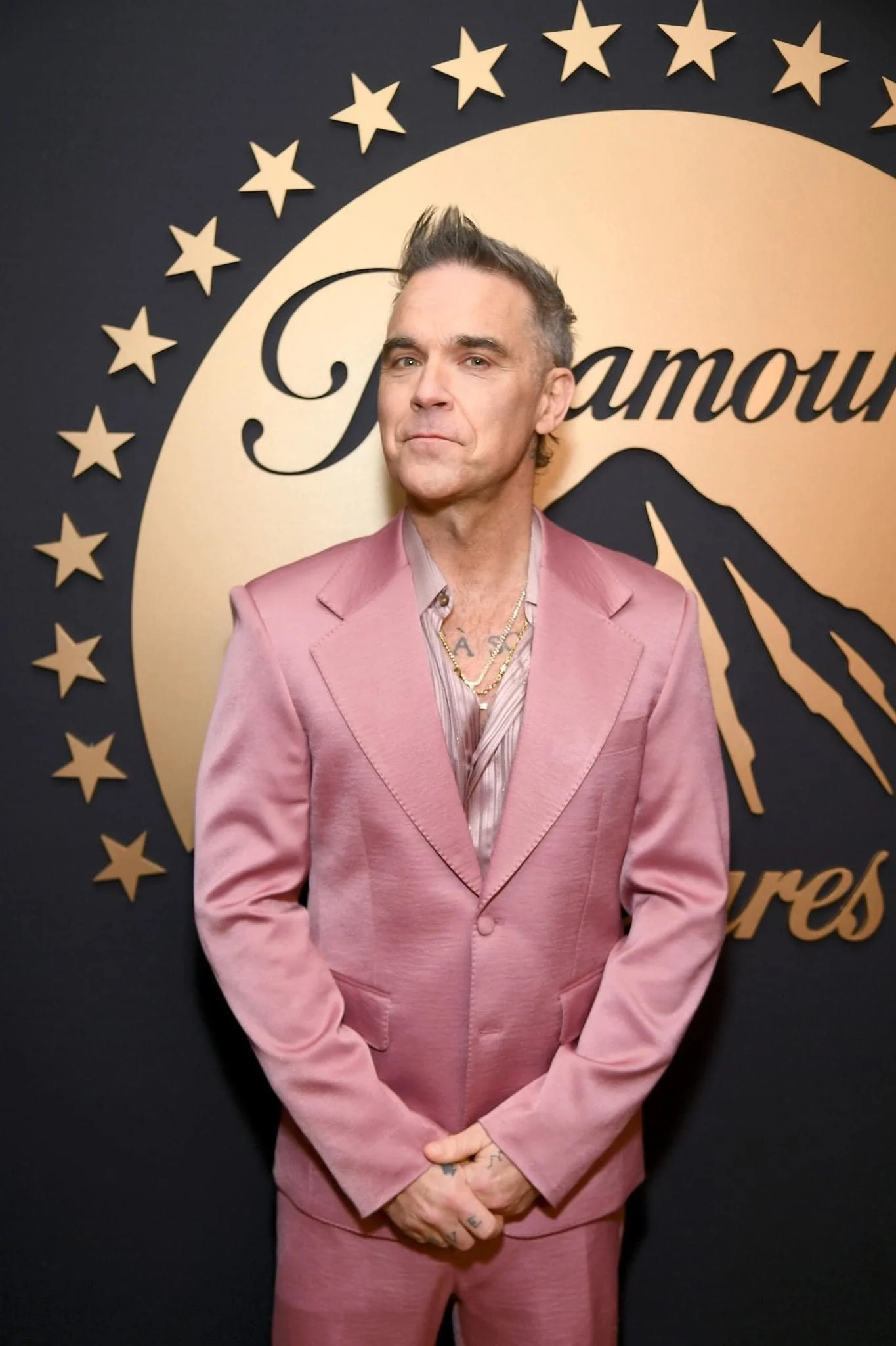 Robbie Williams at Golden Globes Nominees Luncheon Red Carpet