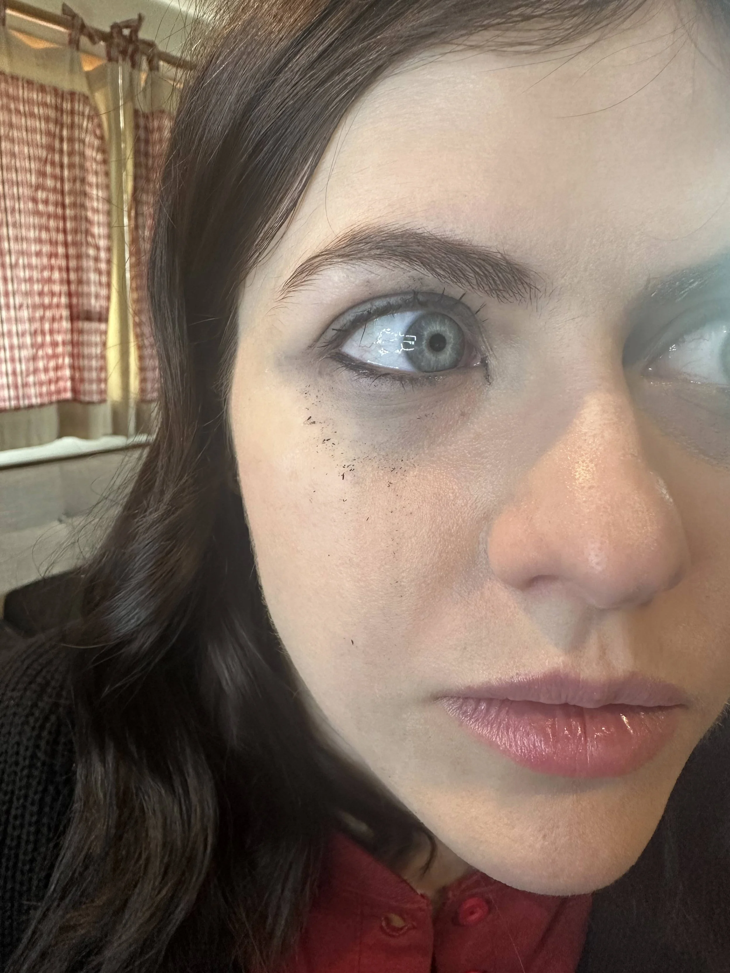 Makeup run down face after crying  Alexandra Daddario In Couples weekend.weekend.