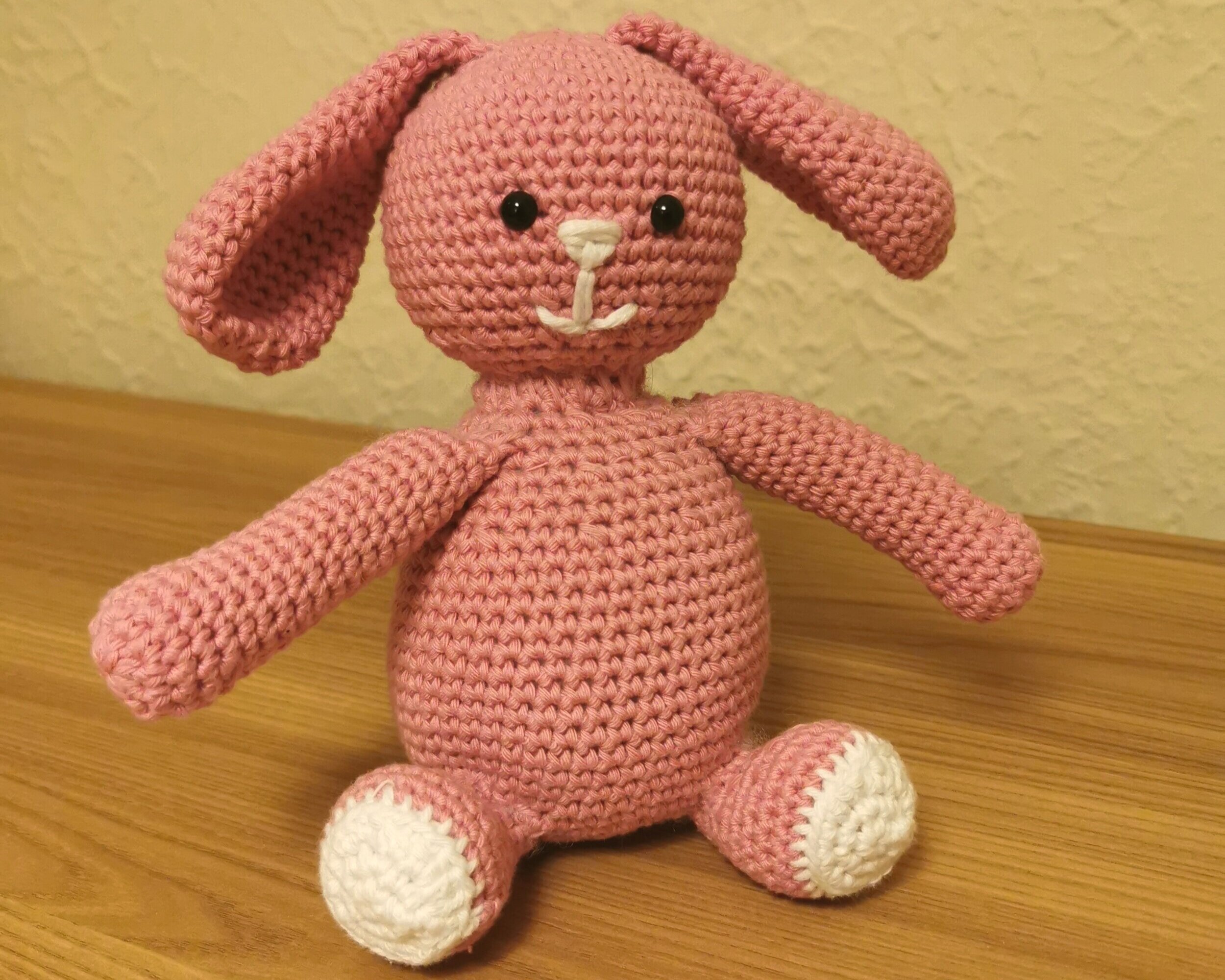 Rosie Bunny amigurumi pattern 
