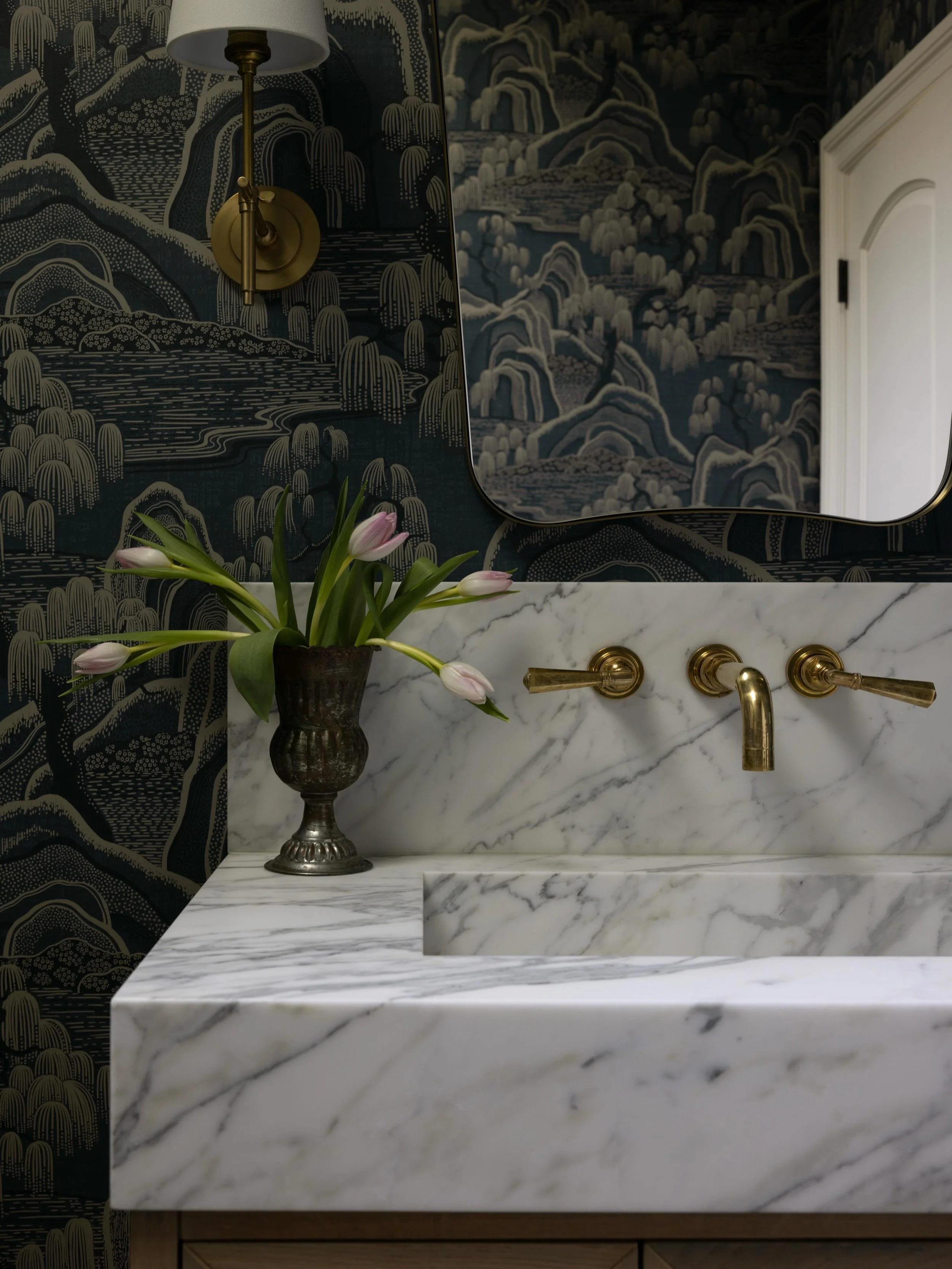 This is not your average powder room.

This custom integrated marble sink features a chunky 5-inch apron and enough personality to steal the spotlight.

Design | @yencollective 
PC | @jessicabrydsonphotography